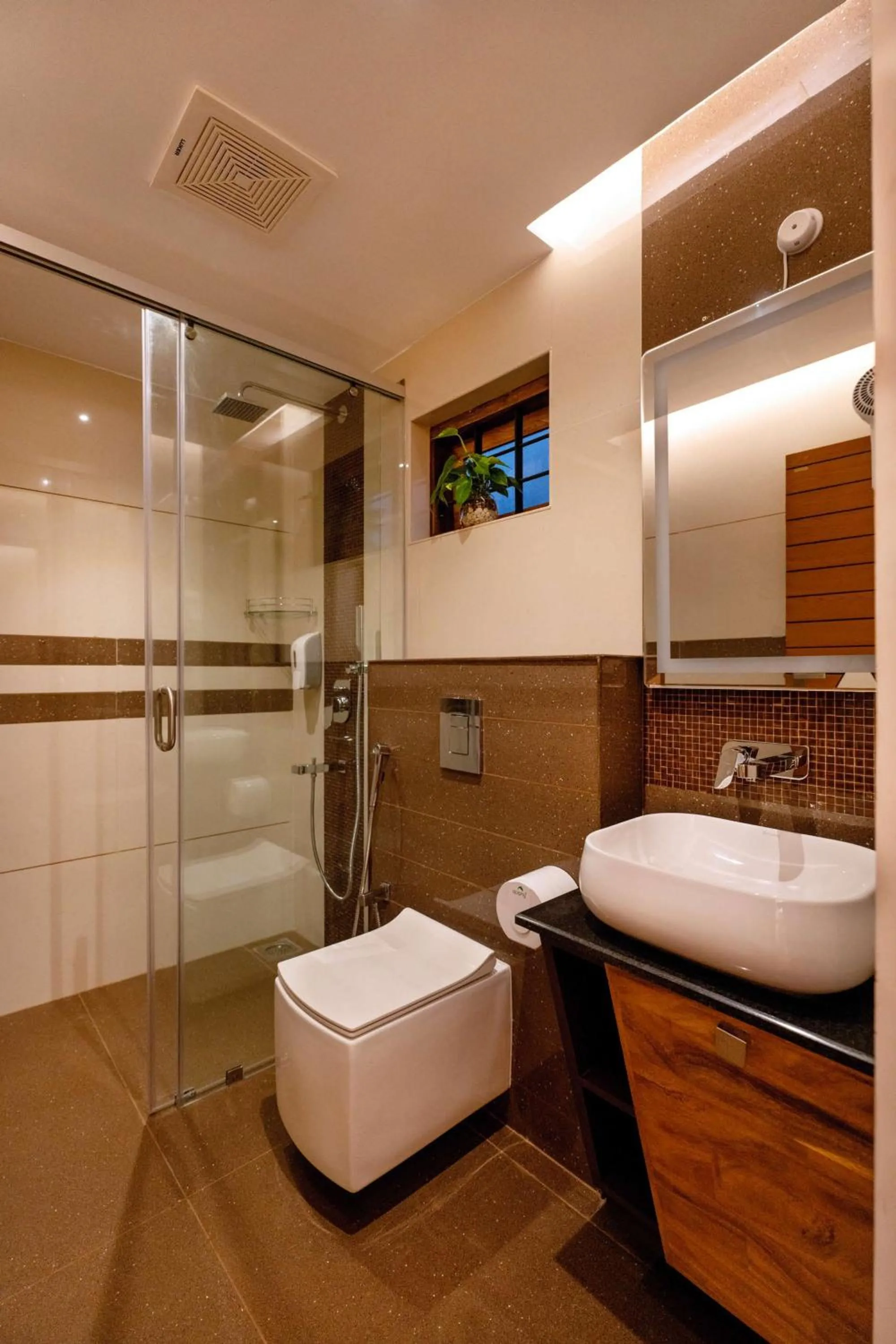 Shower in Casa Bella, Thekkady