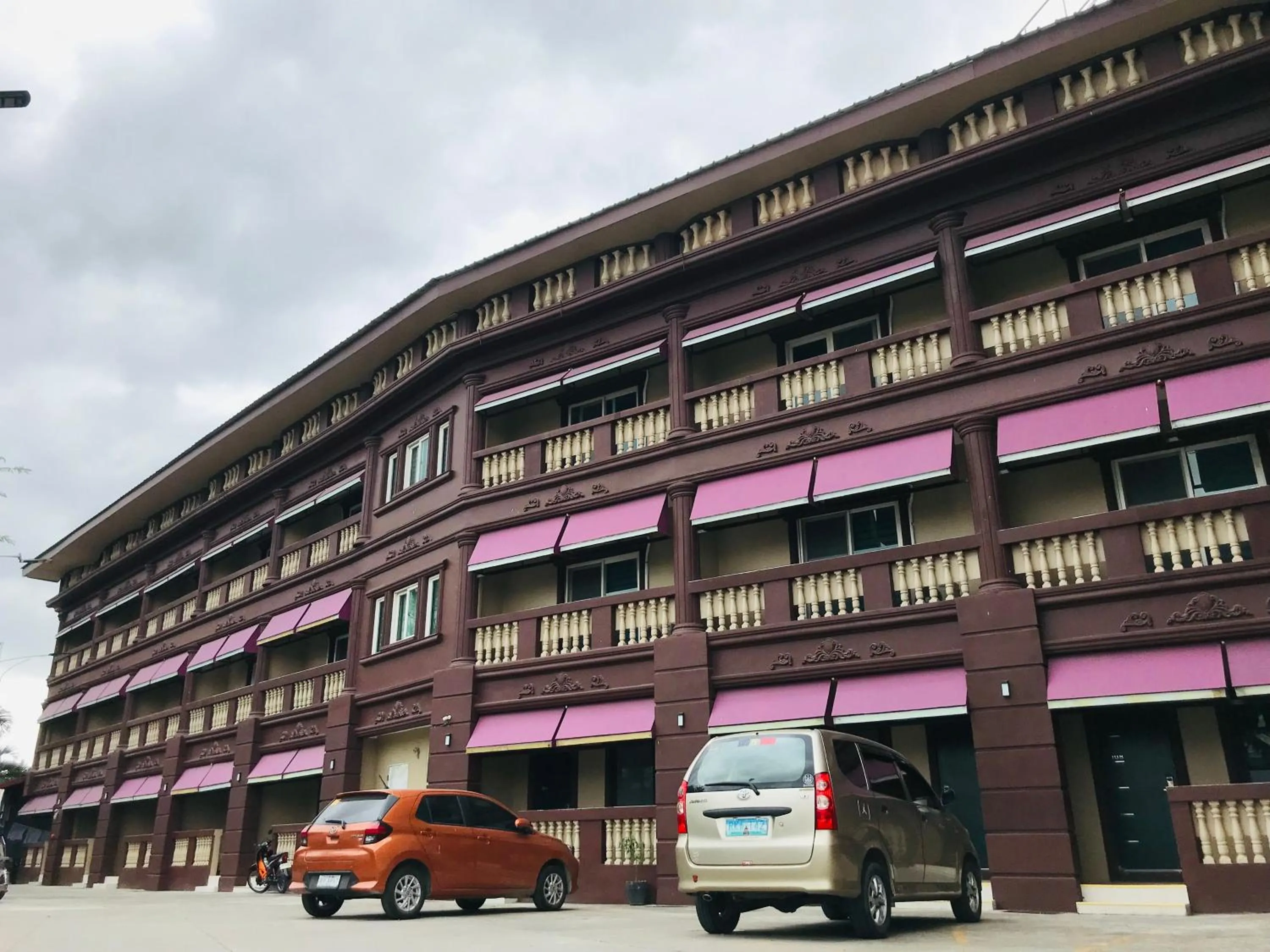 Parking in Clark CU Hotel