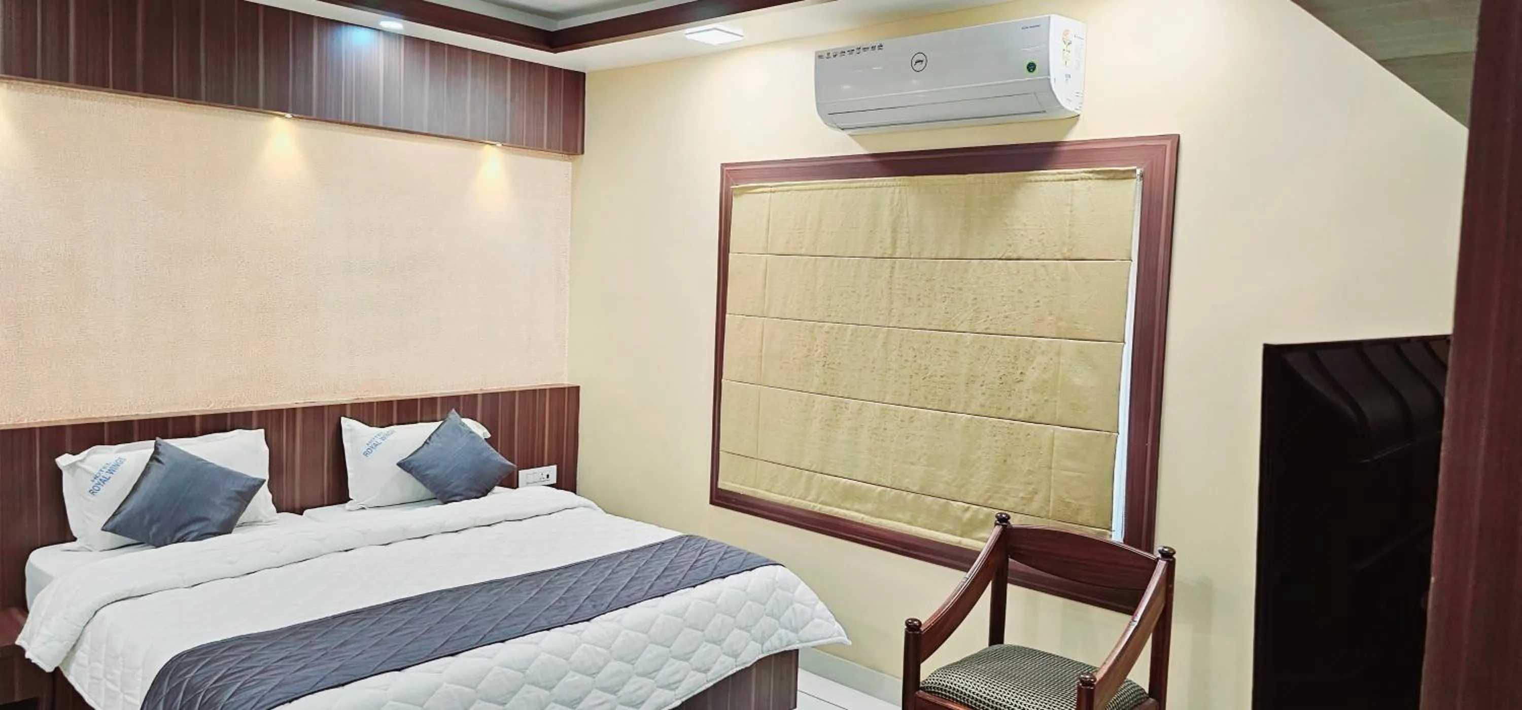 Bed in Hotel Royal Wings