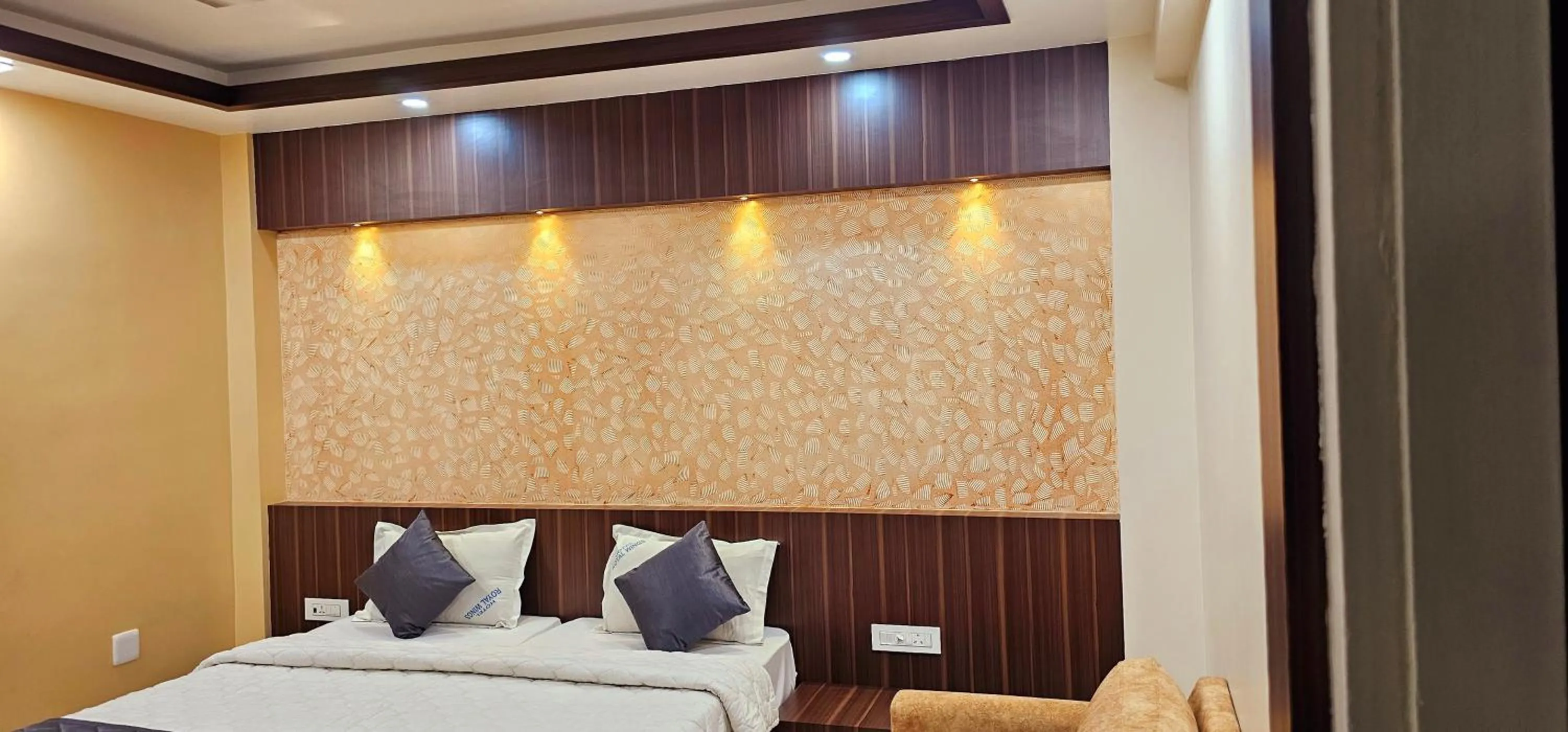 Bed in Hotel Royal Wings