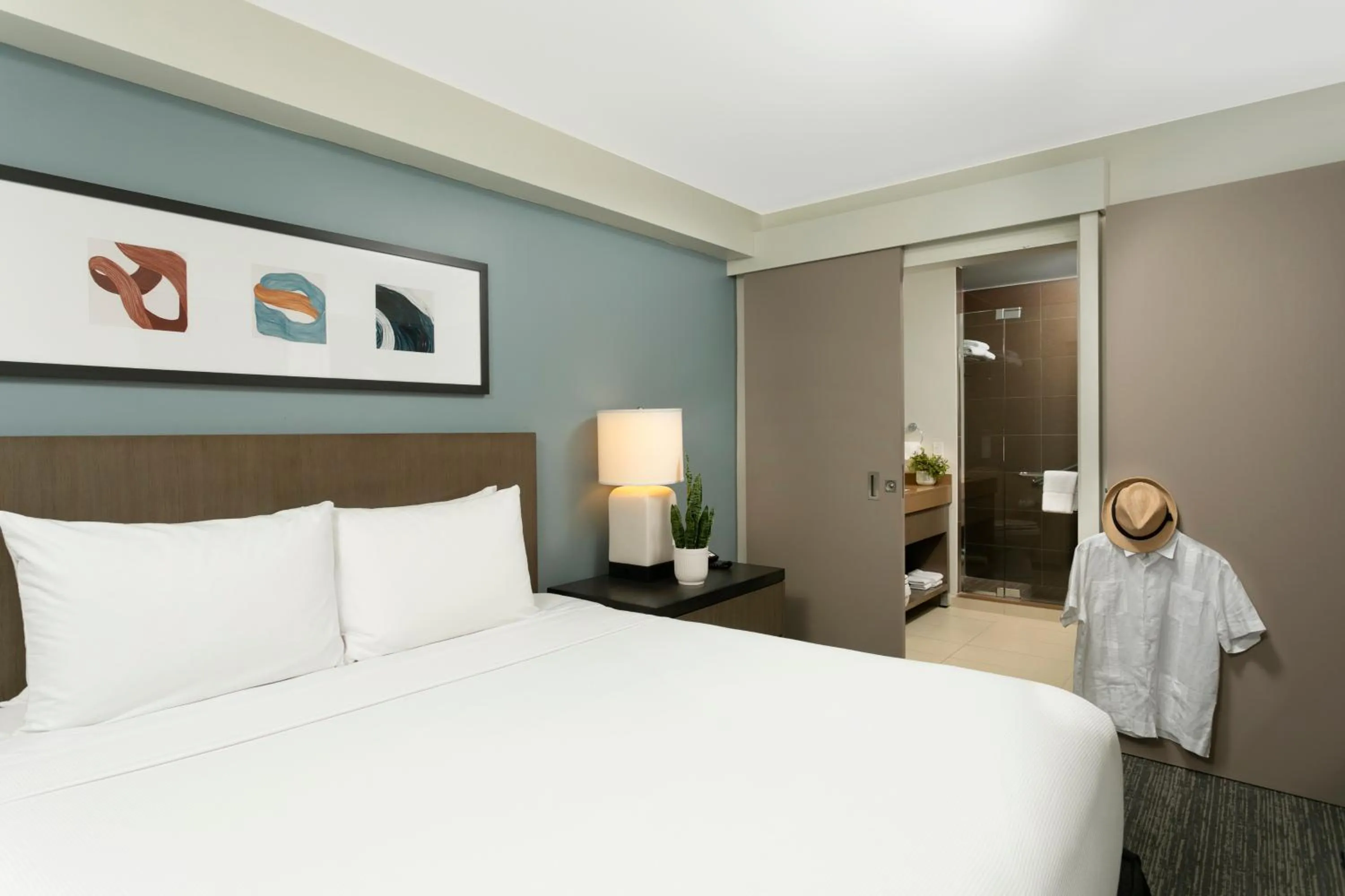 Bathroom, Bed in Hyatt House San Juan