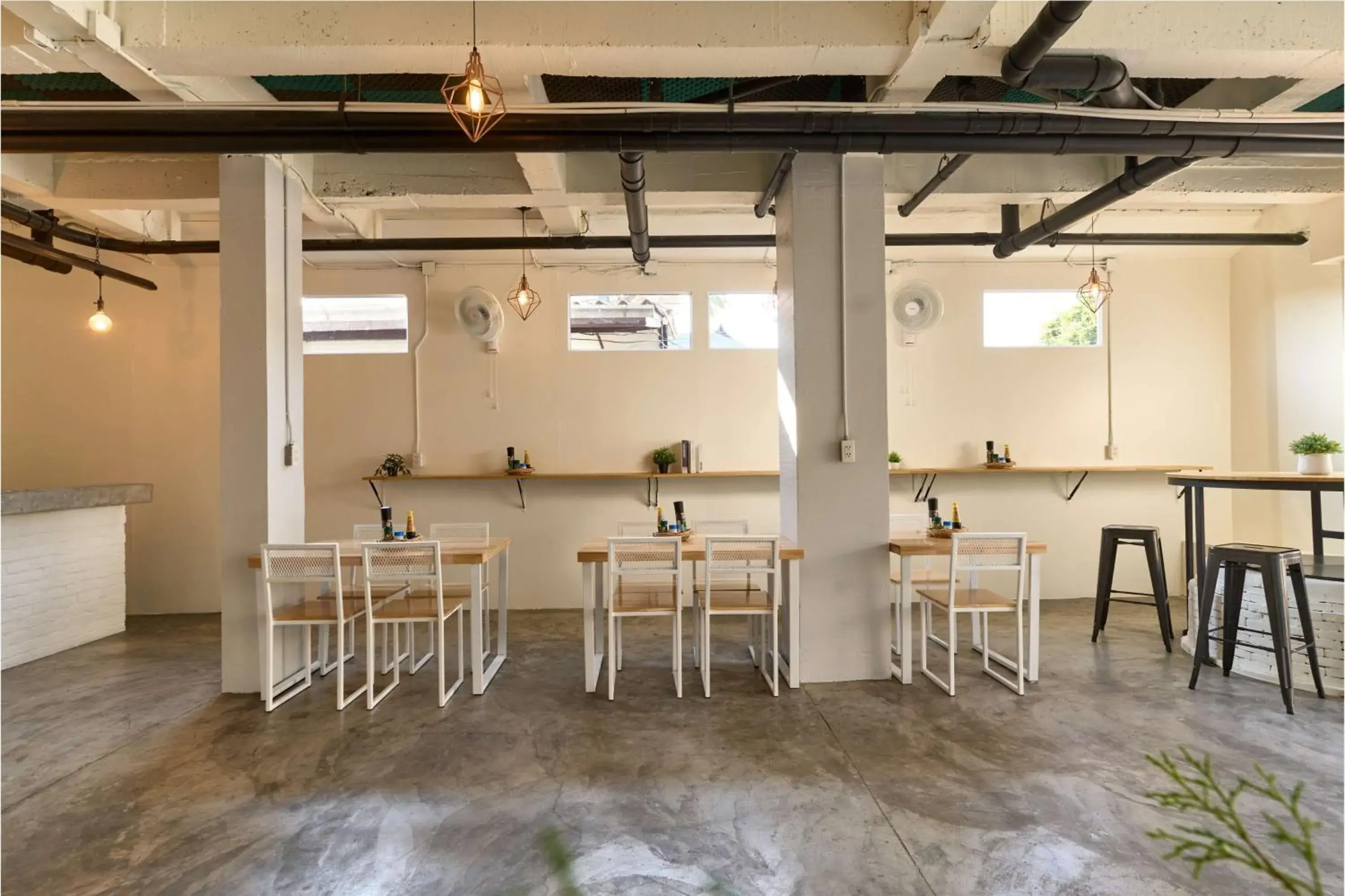 Restaurant/places to eat in Thapae60 Mini Hotel Restaurant/places to eat in Thapae60 Mini Hotel