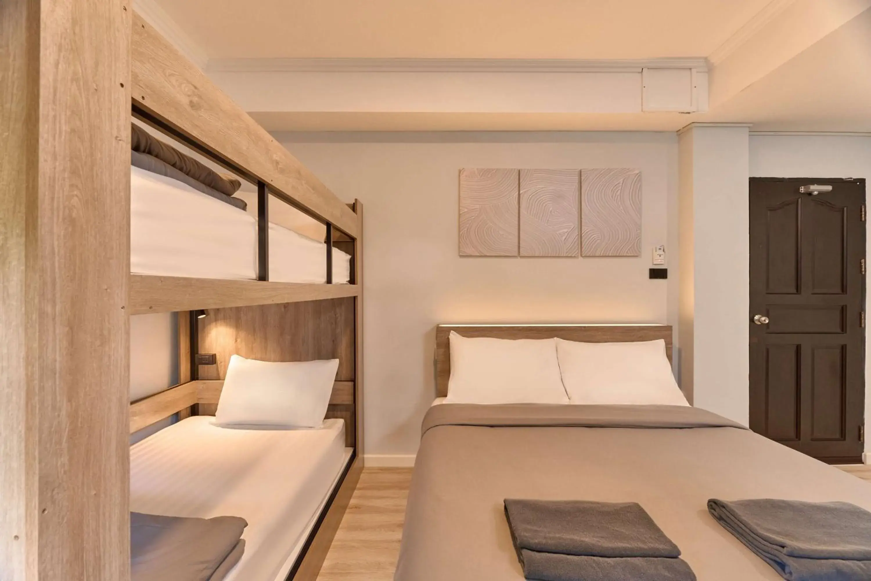 Bed in Thapae60 Mini Hotel Bed in Thapae60 Mini Hotel