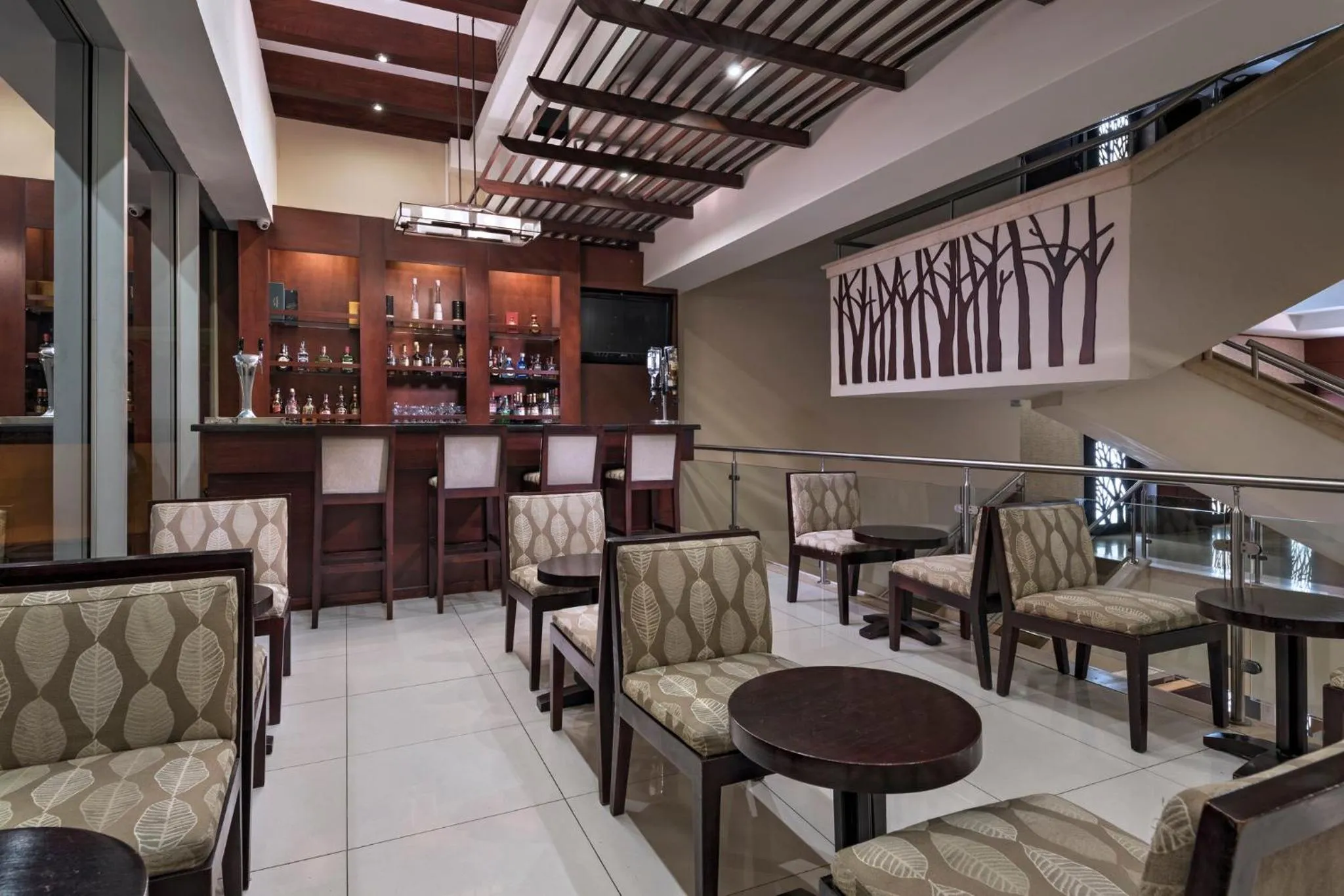 Lounge or bar in Holiday Inn Guatemala by IHG