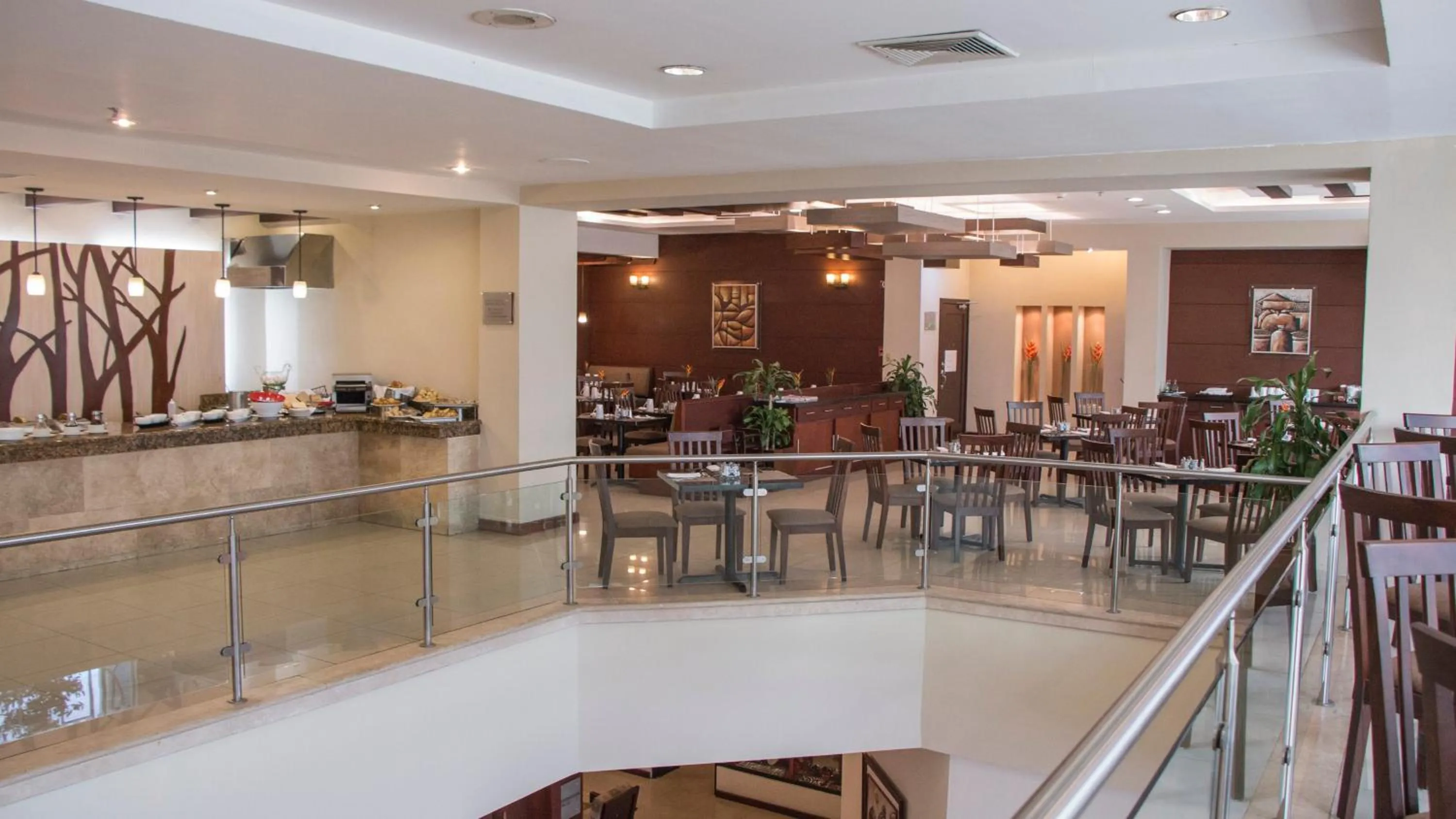 Restaurant/places to eat in Holiday Inn Guatemala by IHG