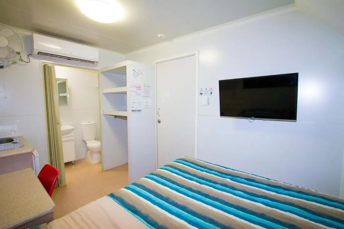 Bedroom, Bed in Meekatharra Accommodation Centre