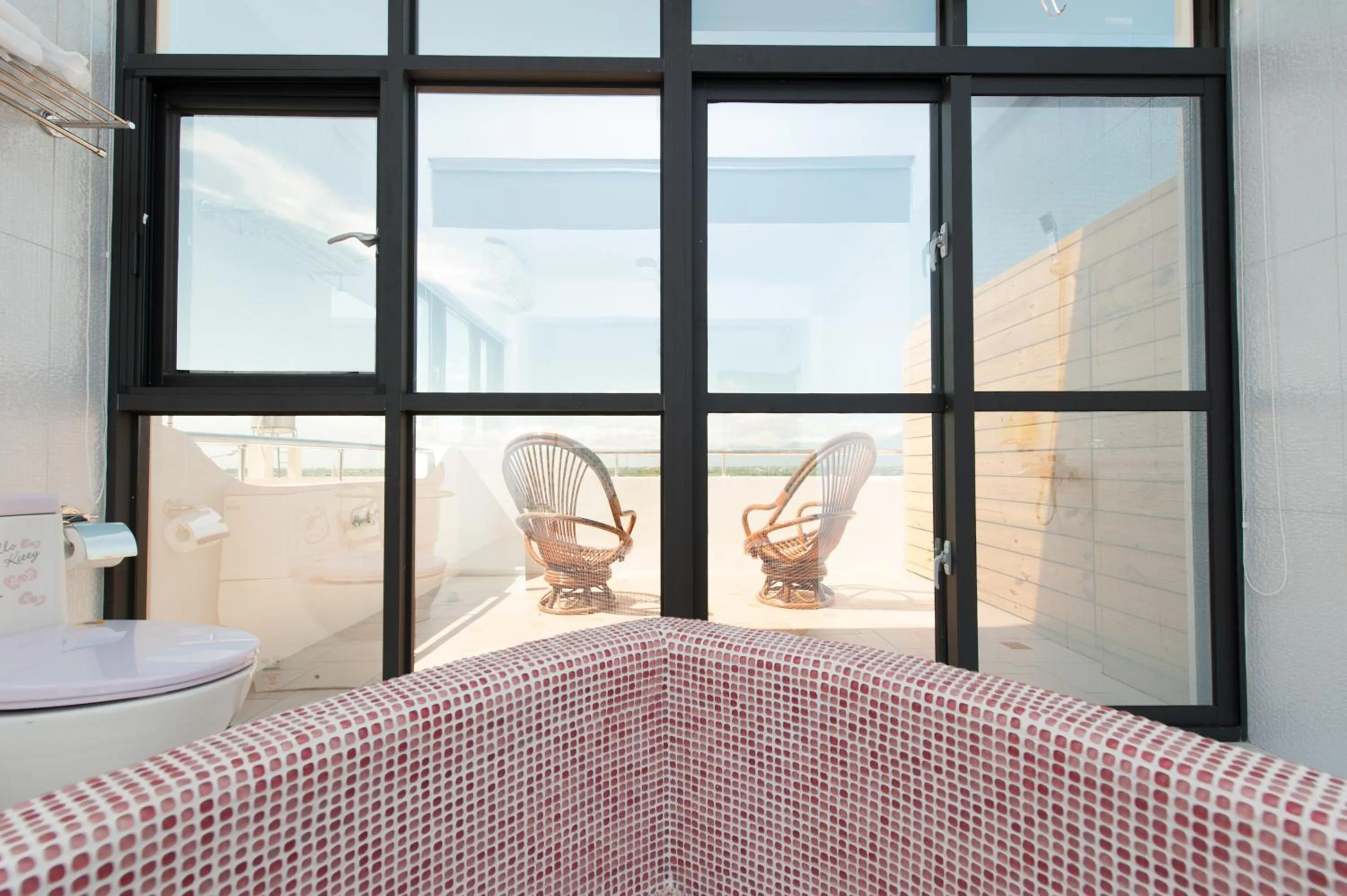 Bathroom, Bed in Discovery B&B