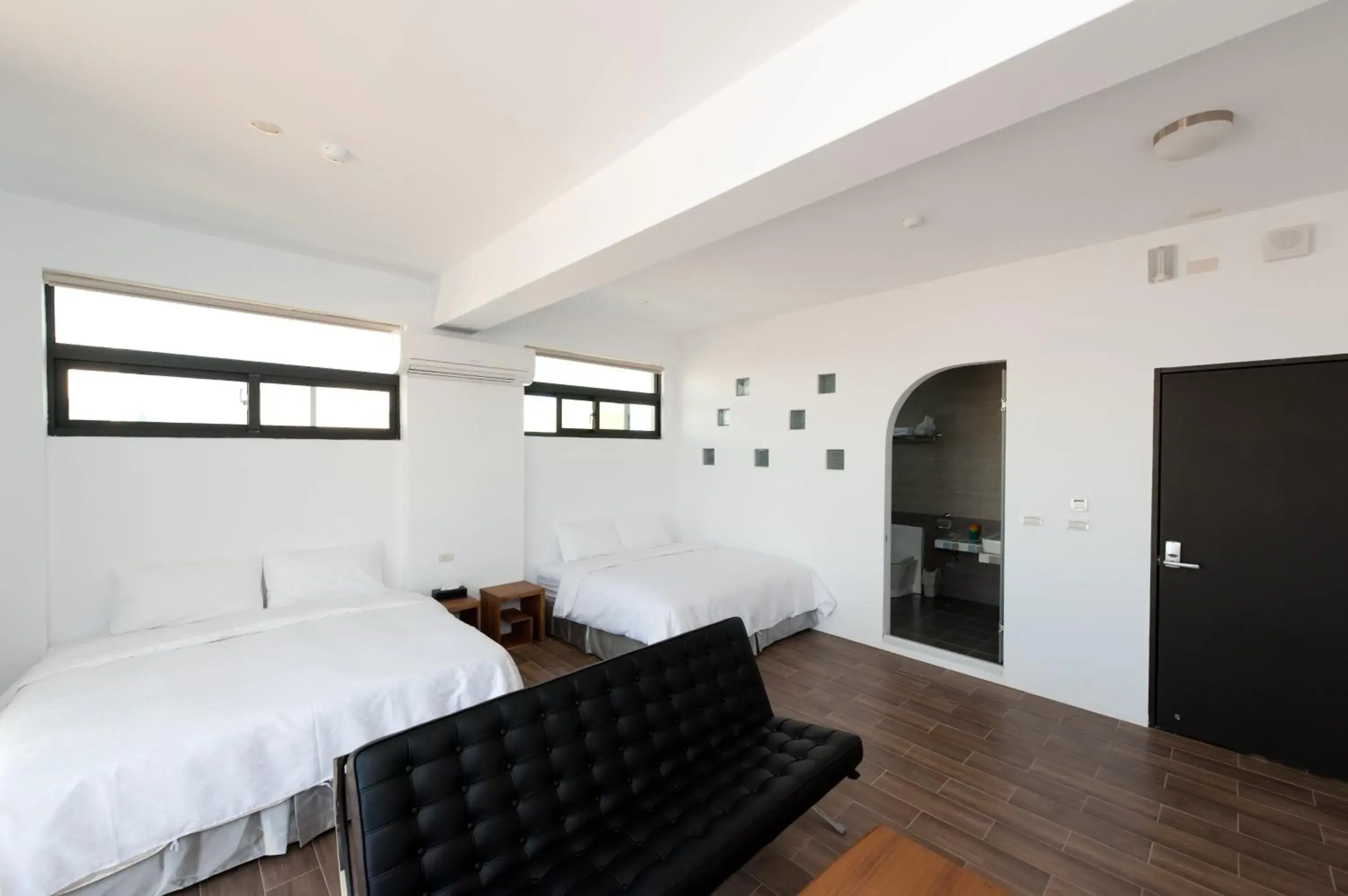 Photo of the whole room, Bed in Discovery B&B Photo of the whole room, Bed in Discovery B&B