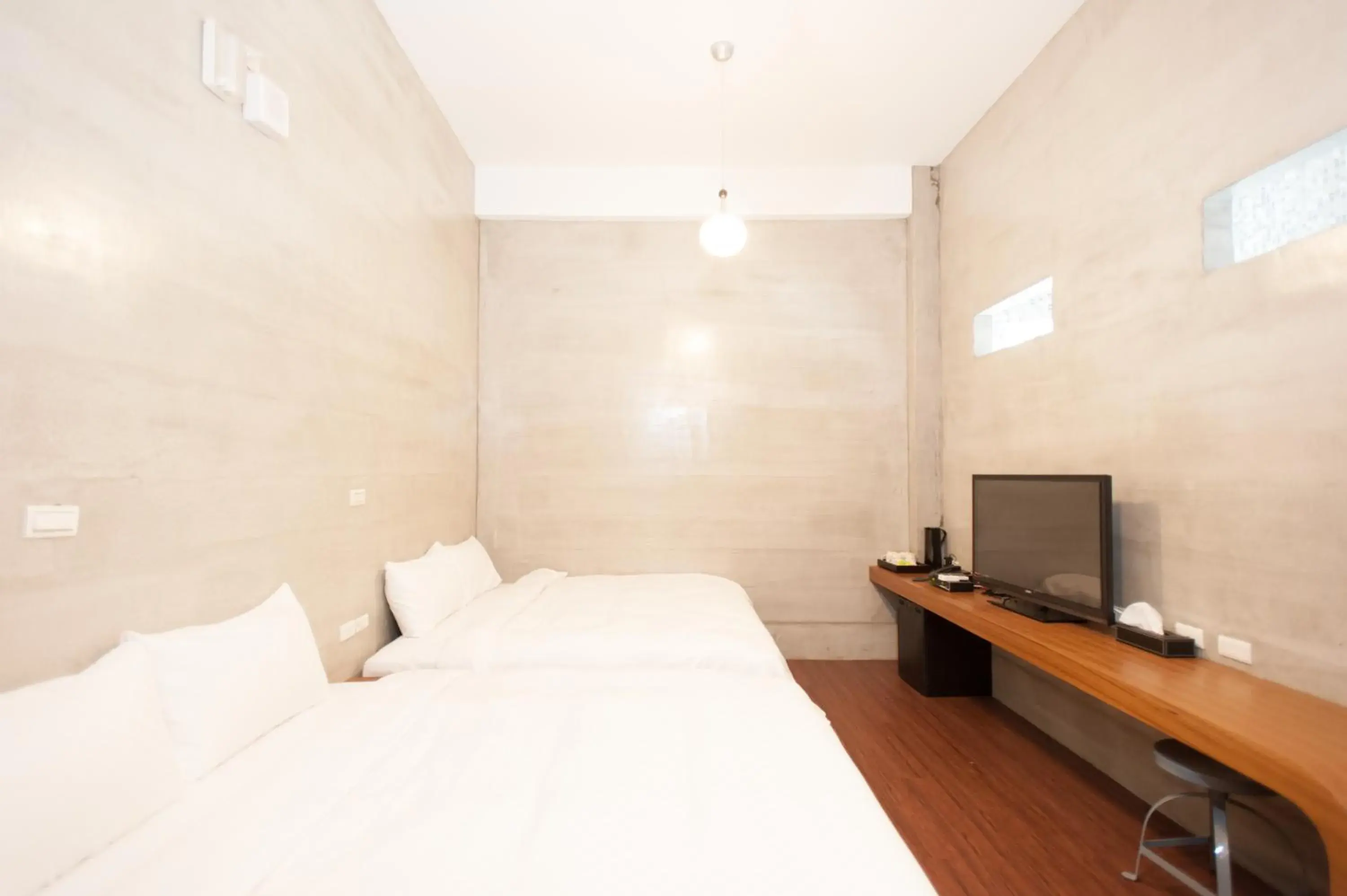 Photo of the whole room, Bed in Discovery B&B Photo of the whole room, Bed in Discovery B&B