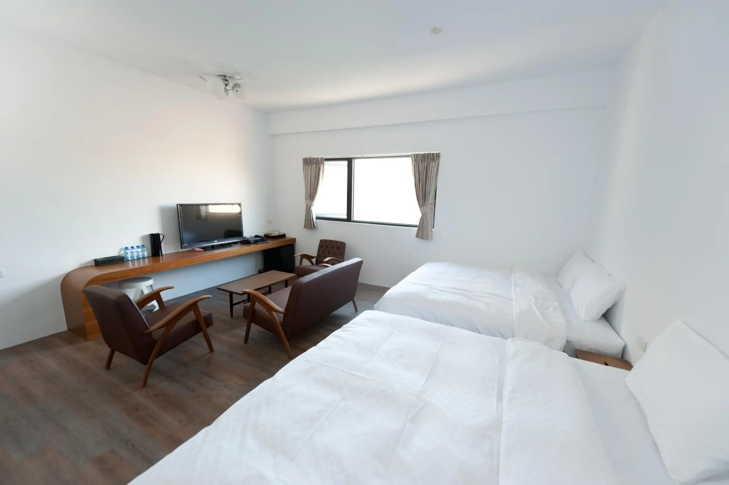 Photo of the whole room, Bed in Discovery B&B Photo of the whole room, Bed in Discovery B&B