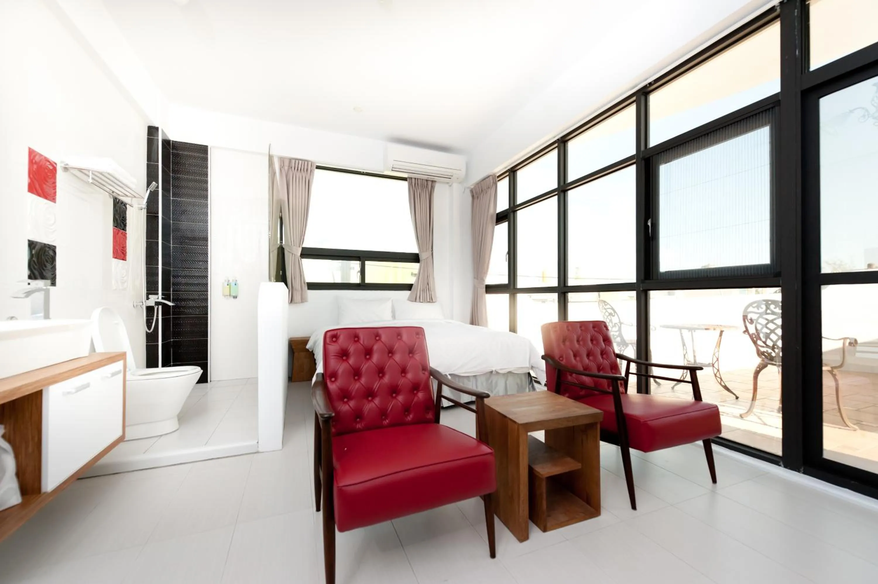 Photo of the whole room in Discovery B&B