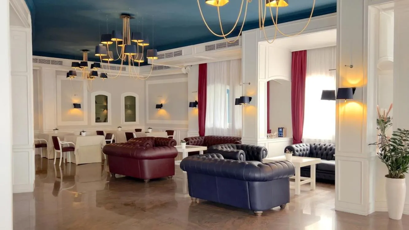 Living room in BAJAMAR BEACH HOTEL