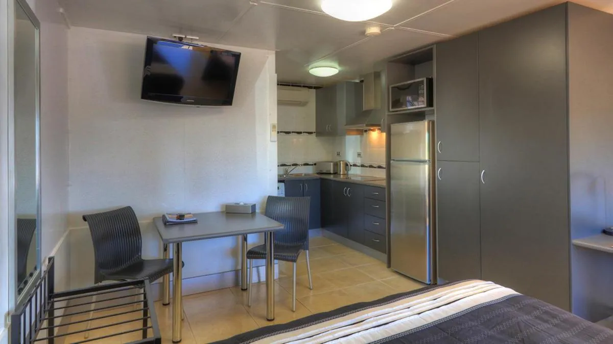 Dining area in Halls Creek Motel