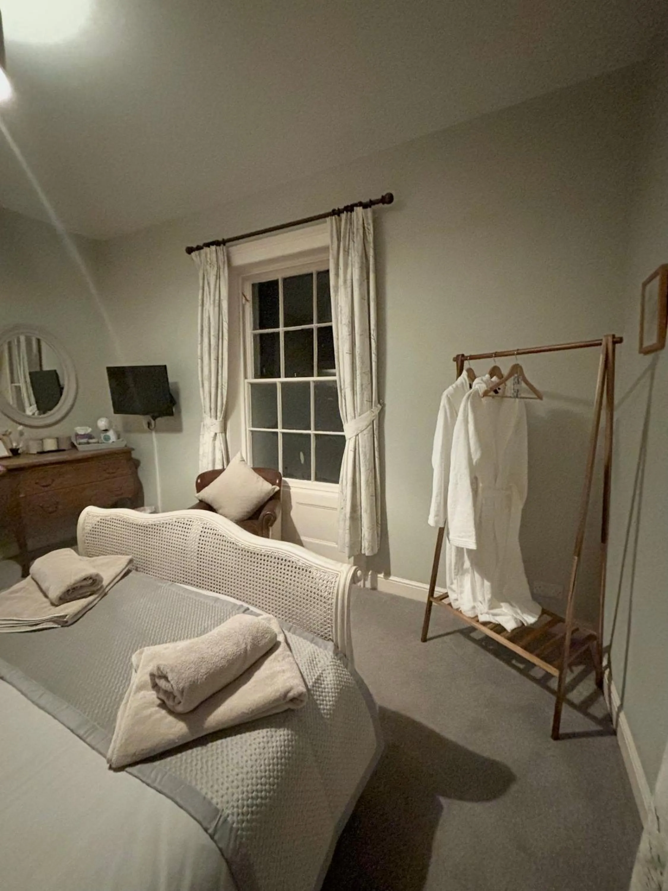 Bed in The Dawnay Arms