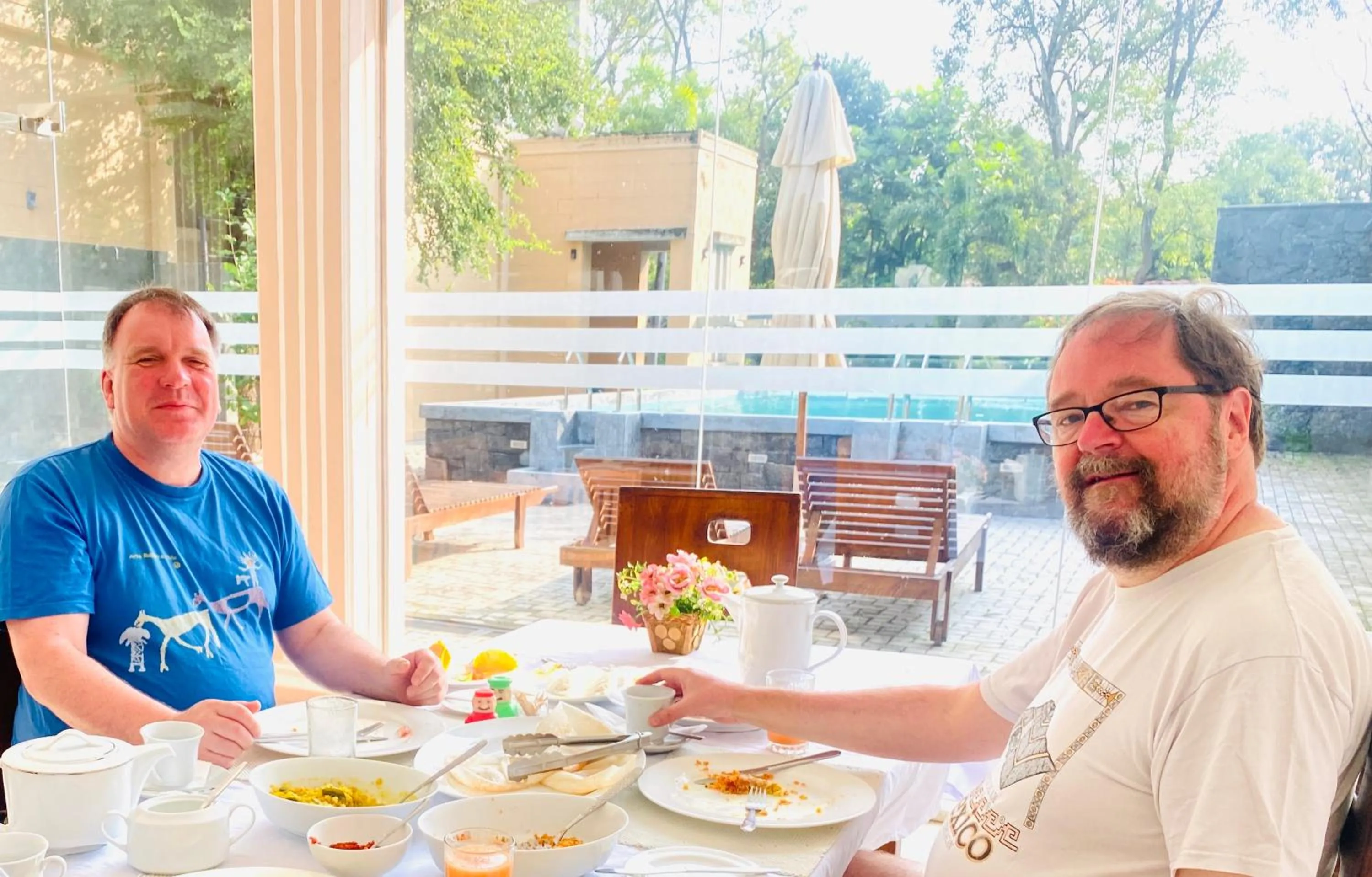 Restaurant/places to eat in Royal Nest