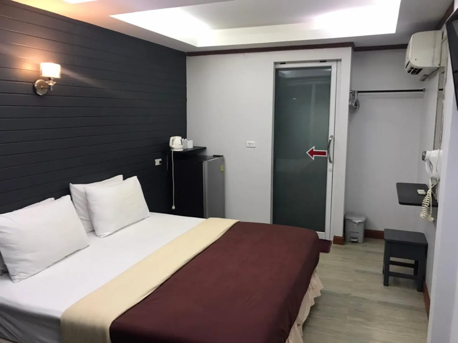 Bed in Sinsamut Koh Samed