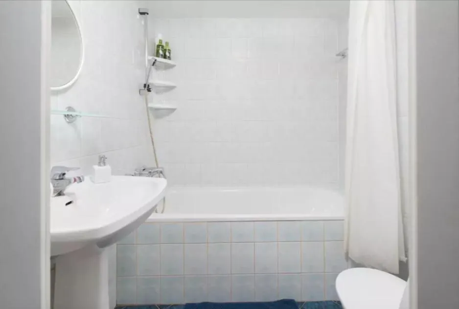 Bathroom in Tallinn City Apartments Old Town Toompea