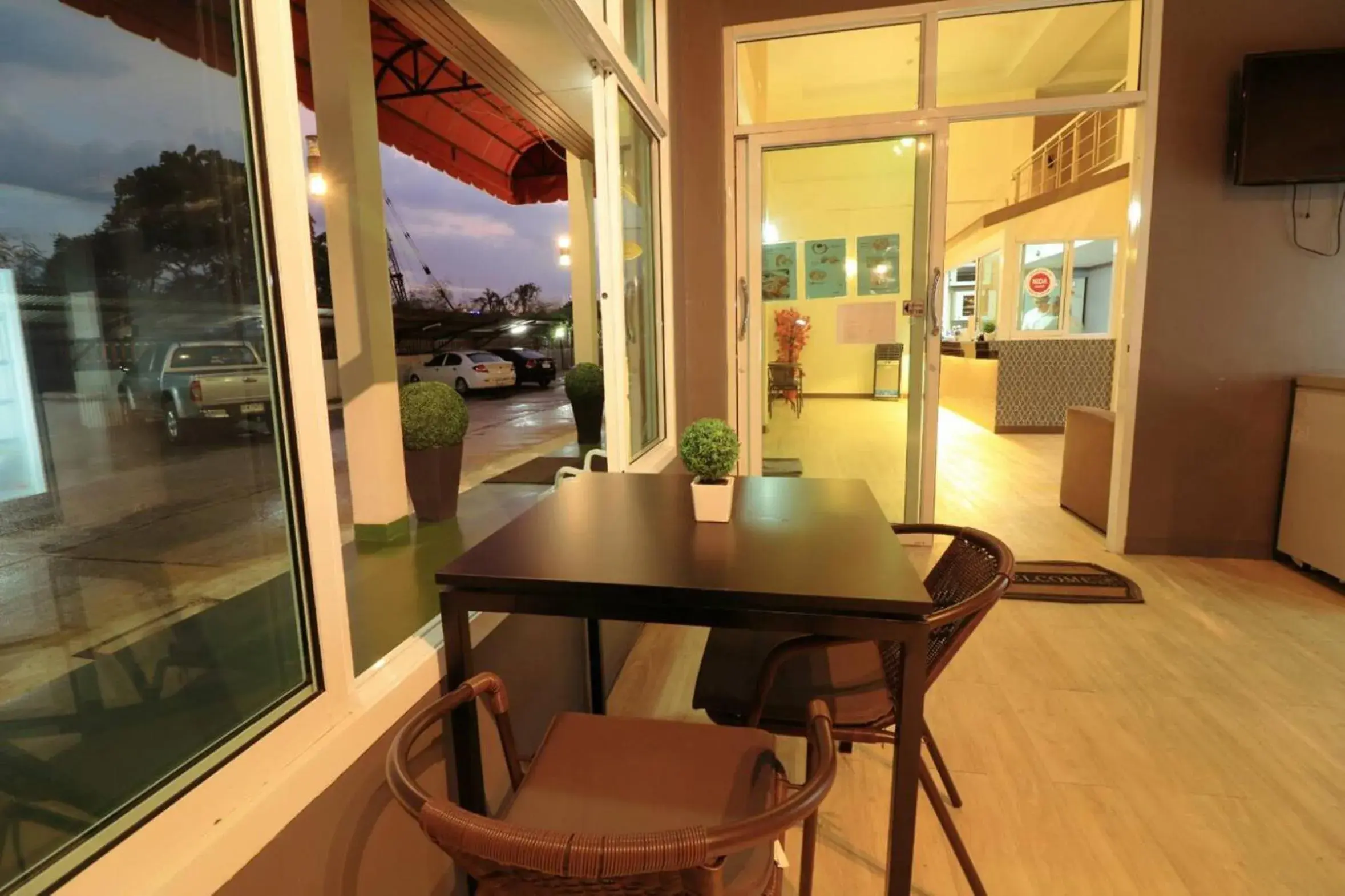 Restaurant/places to eat in The Bless Residence Restaurant/places to eat in The Bless Residence