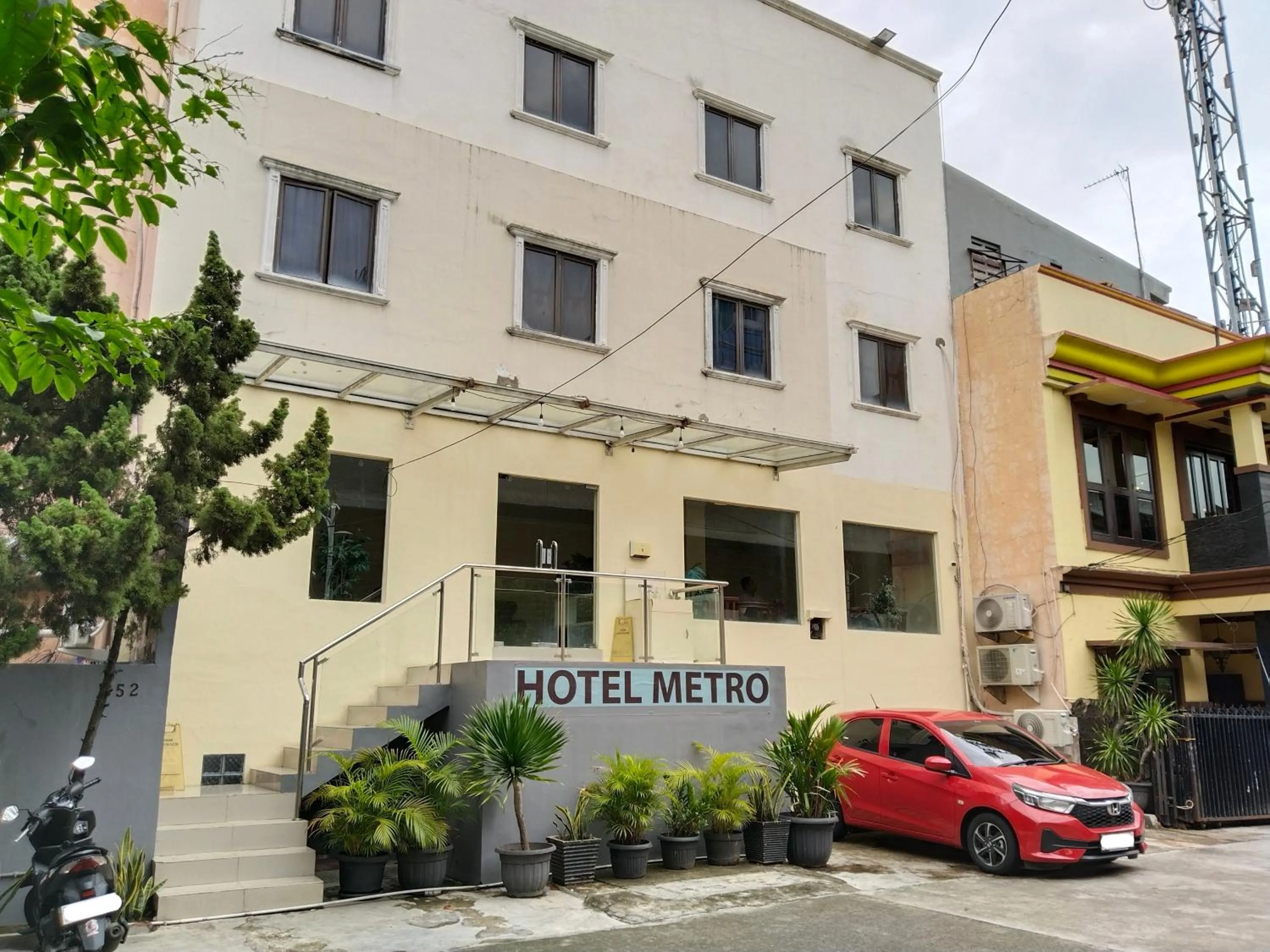 Metro Hotel Bekasi powered by Cocotel