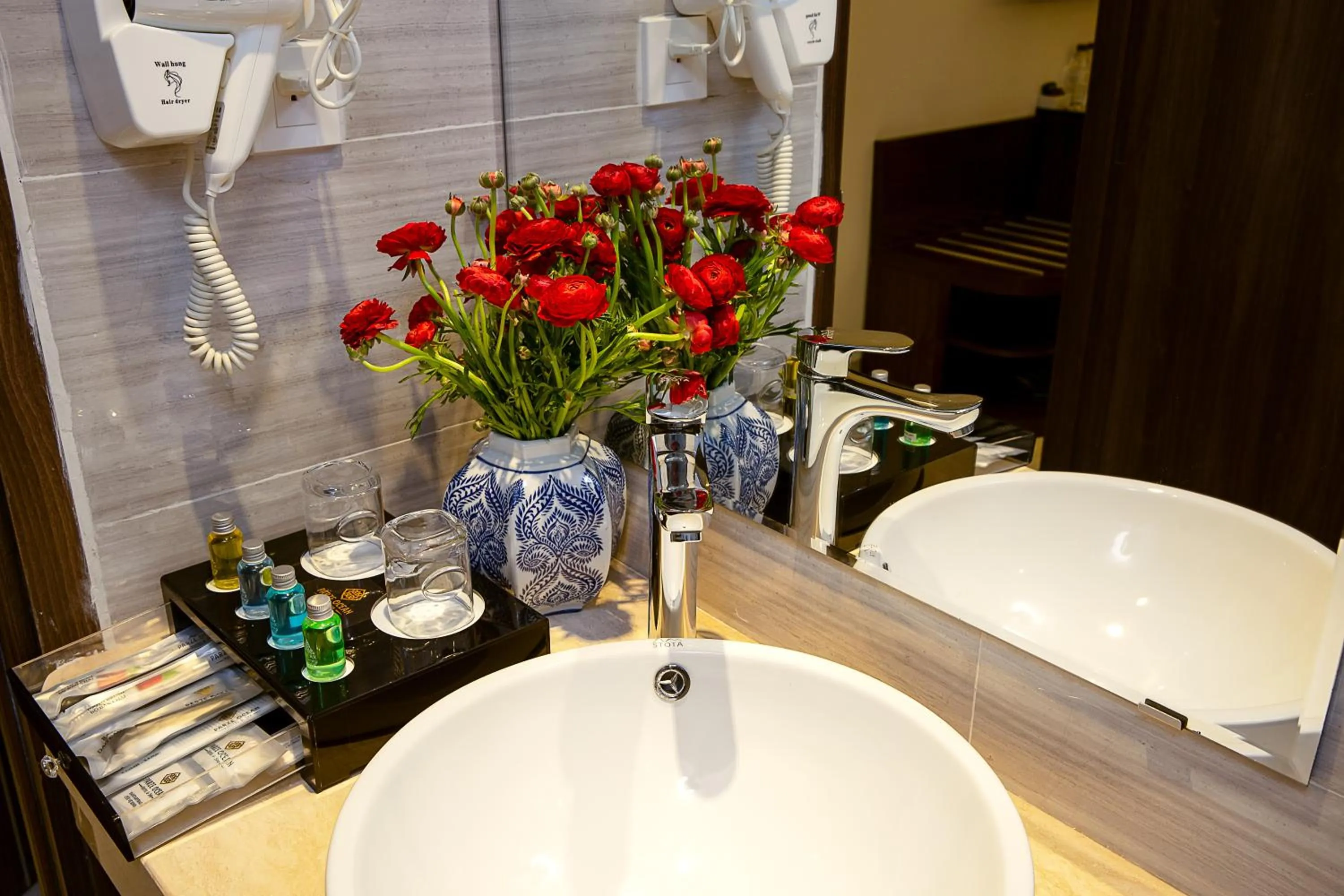 Shower in TGT BEACH HOTEL