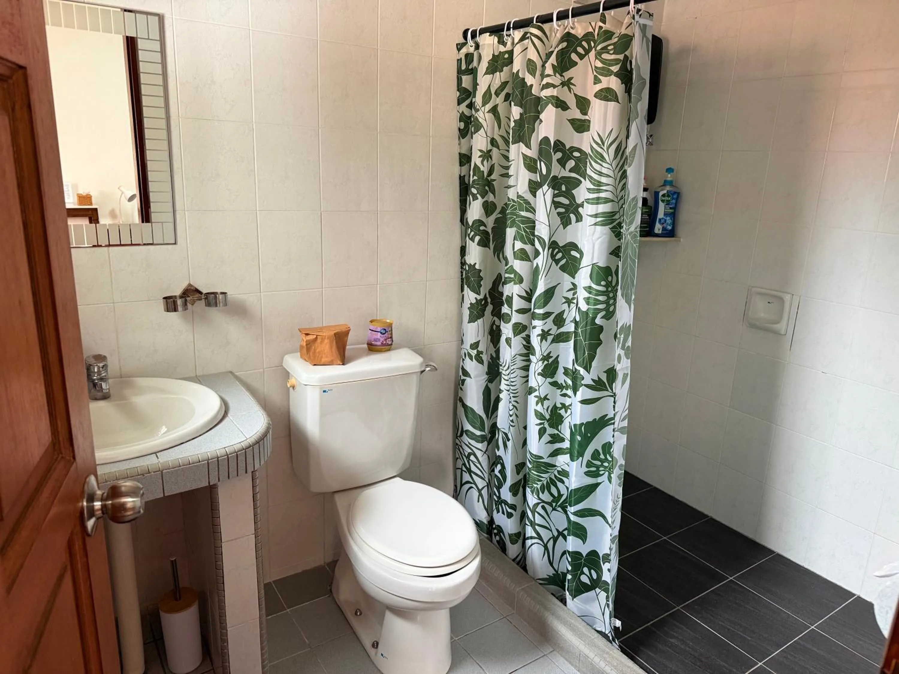 HAKS Boutique B&B with Pool & Farm-to-Table Dining