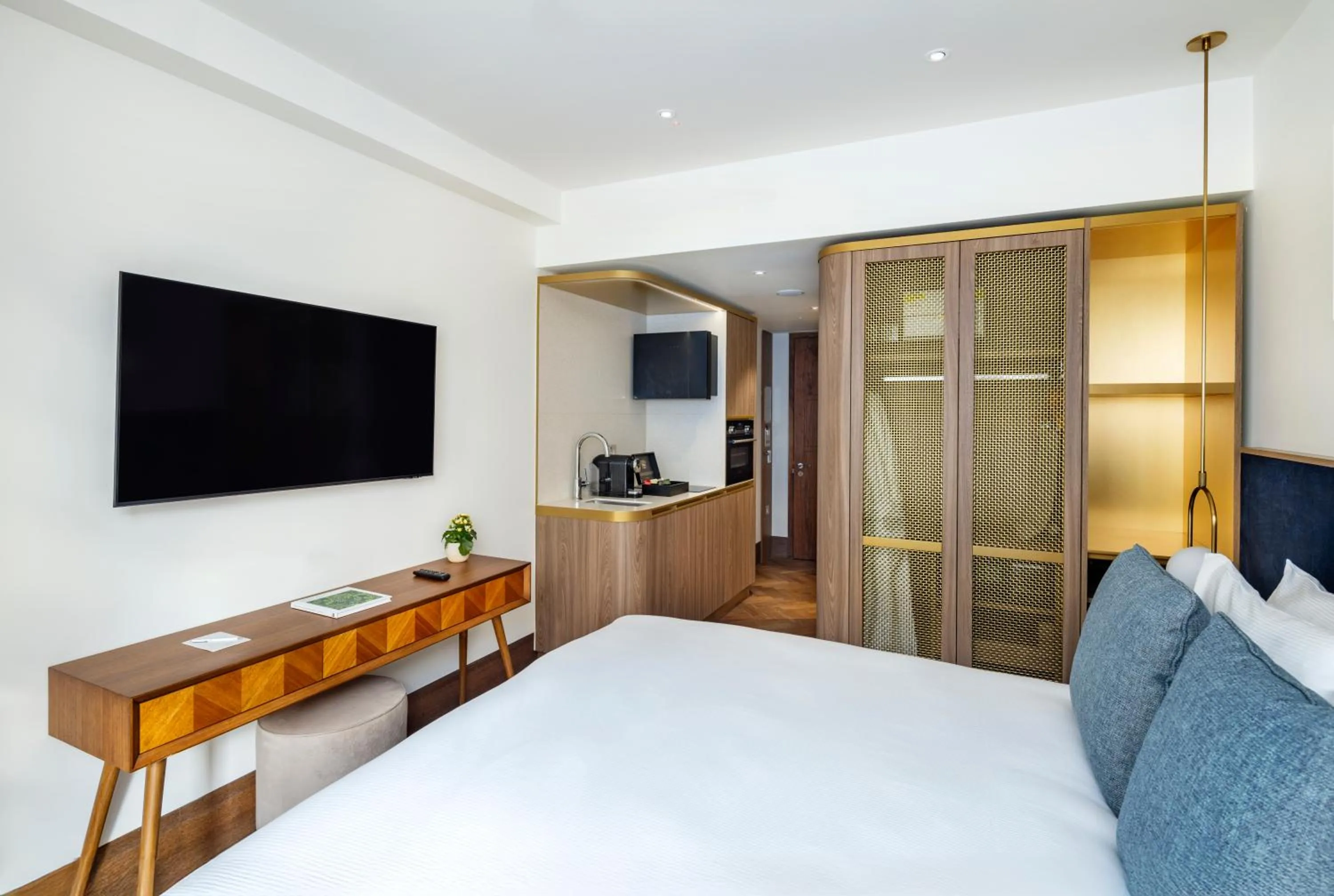 Bed in Dao by Dorsett North London