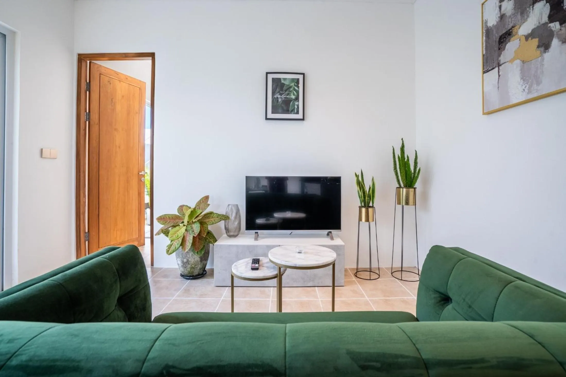 TV and multimedia in Eden Cemagi Villa Pererenan