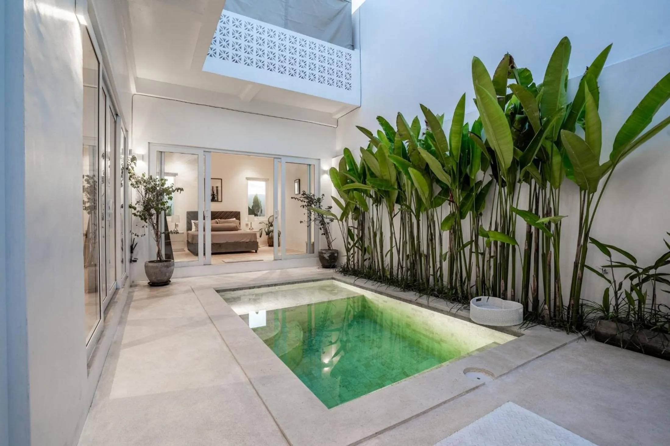 Night in Eden Cemagi Villa Pererenan