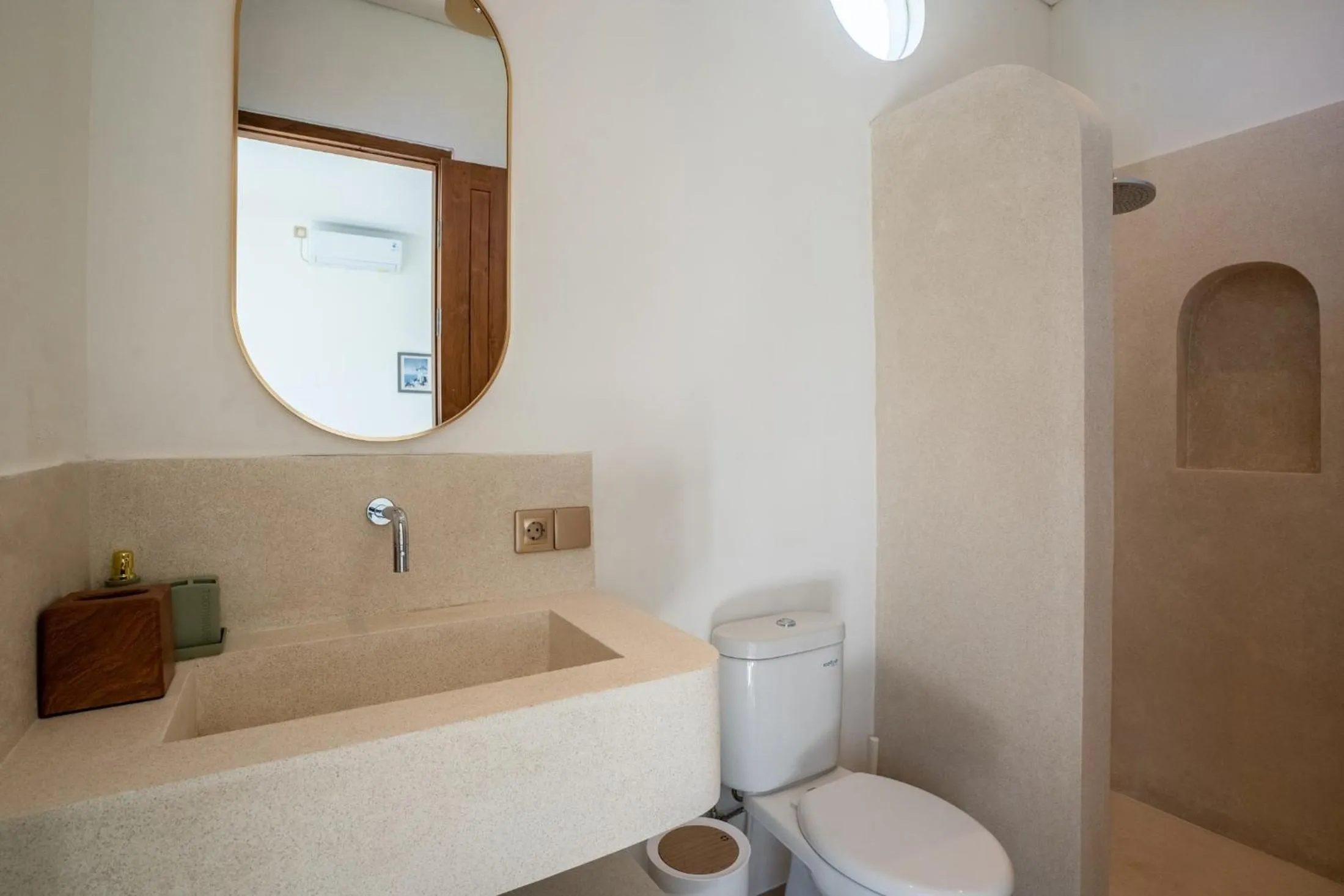 Toilet in Eden Cemagi Villa Pererenan