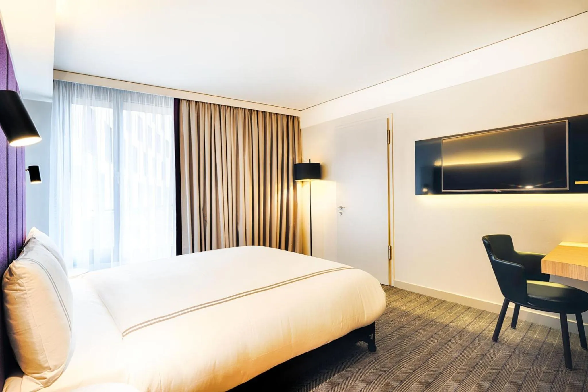 TV and multimedia, Bed in Mercure Hotel Heilbronn