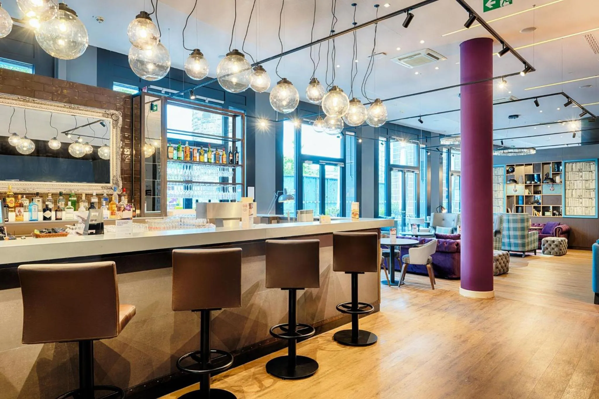 Lounge or bar in Premier Inn Heilbronn City Centre