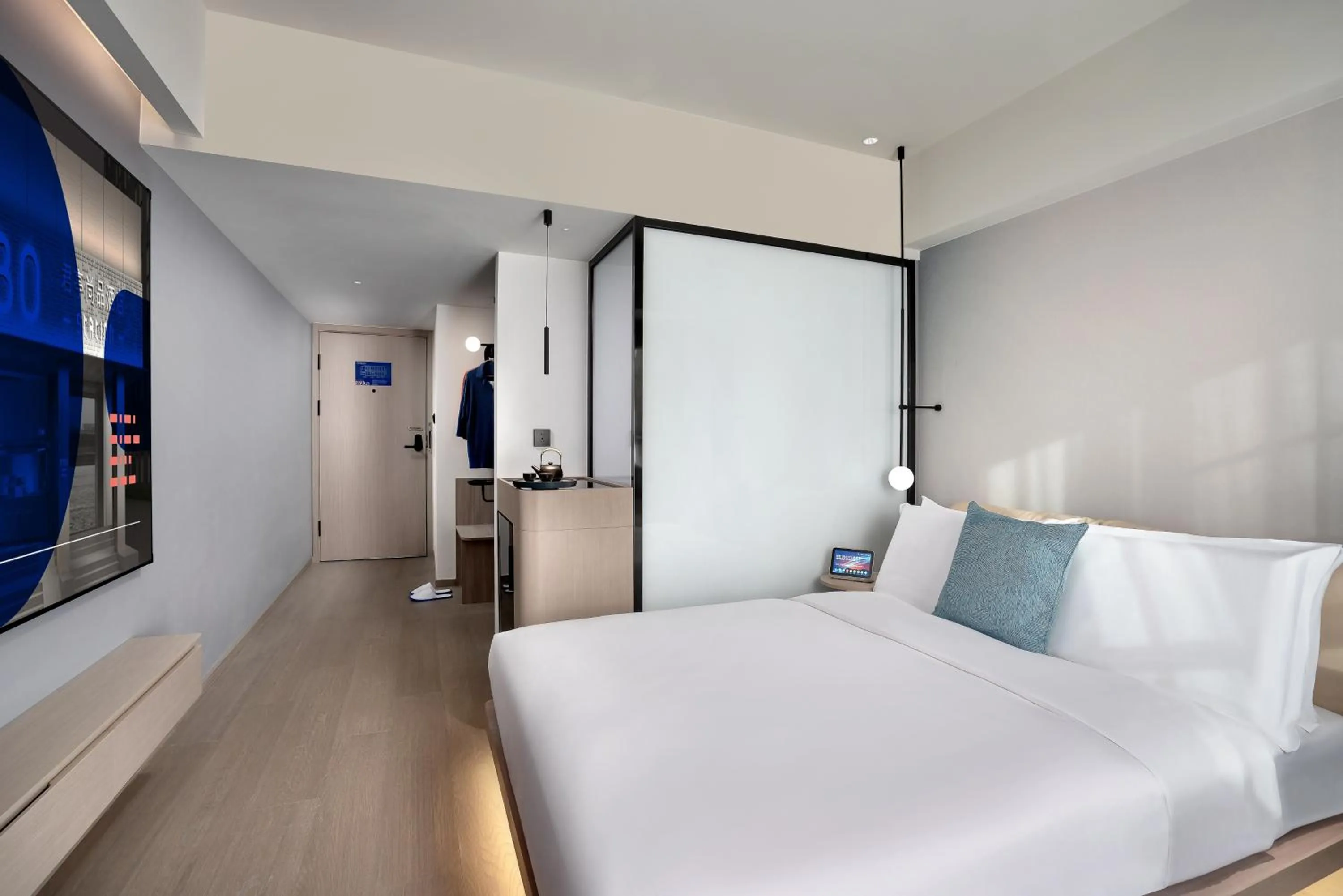 Bedroom, Bed in CYBO Station SSAW Shangpin Hotel Luohu Shenzhen