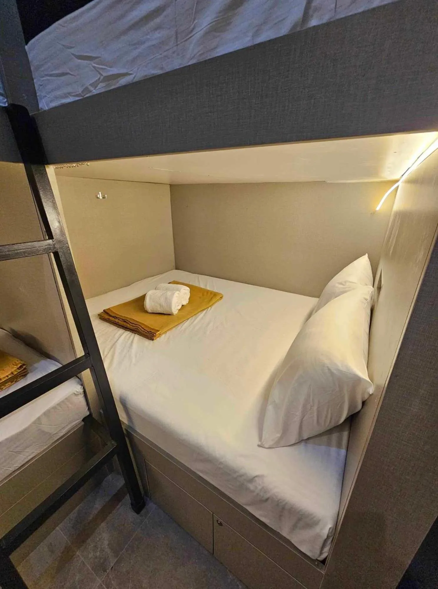 bunk bed, Bed in Kasa Boutique Hotel