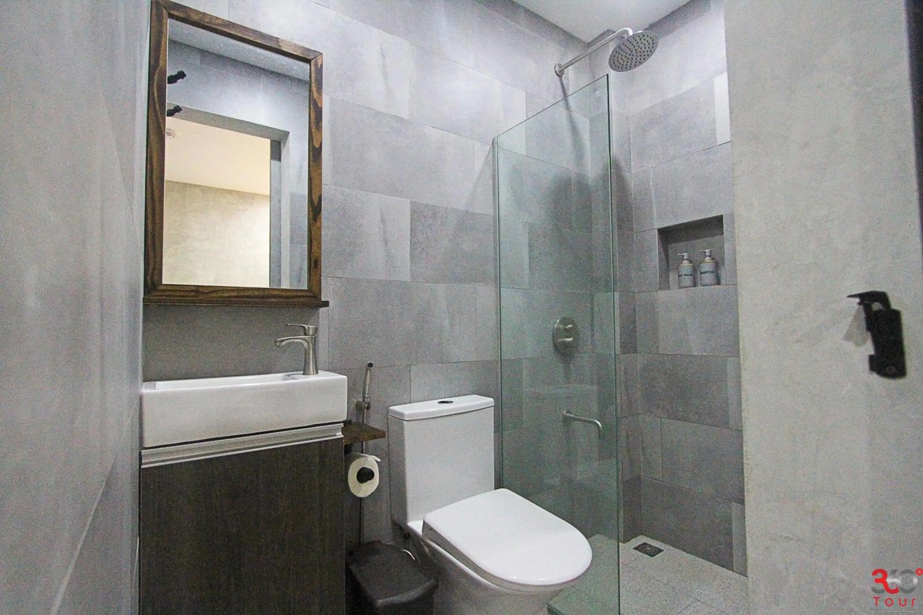 Shower in Kasa Boutique Hotel