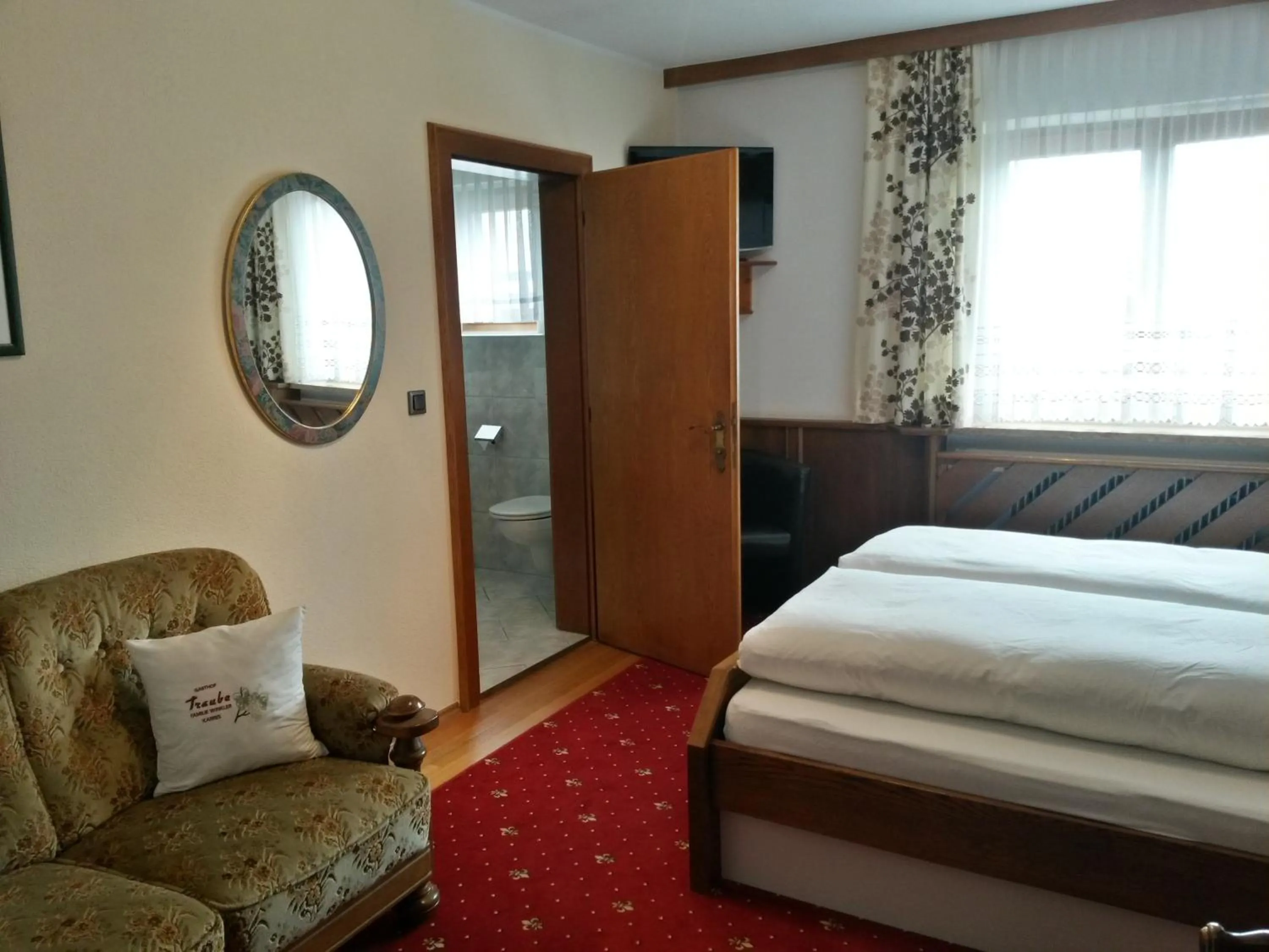 Photo of the whole room, Bed in Gasthof Pension Traube