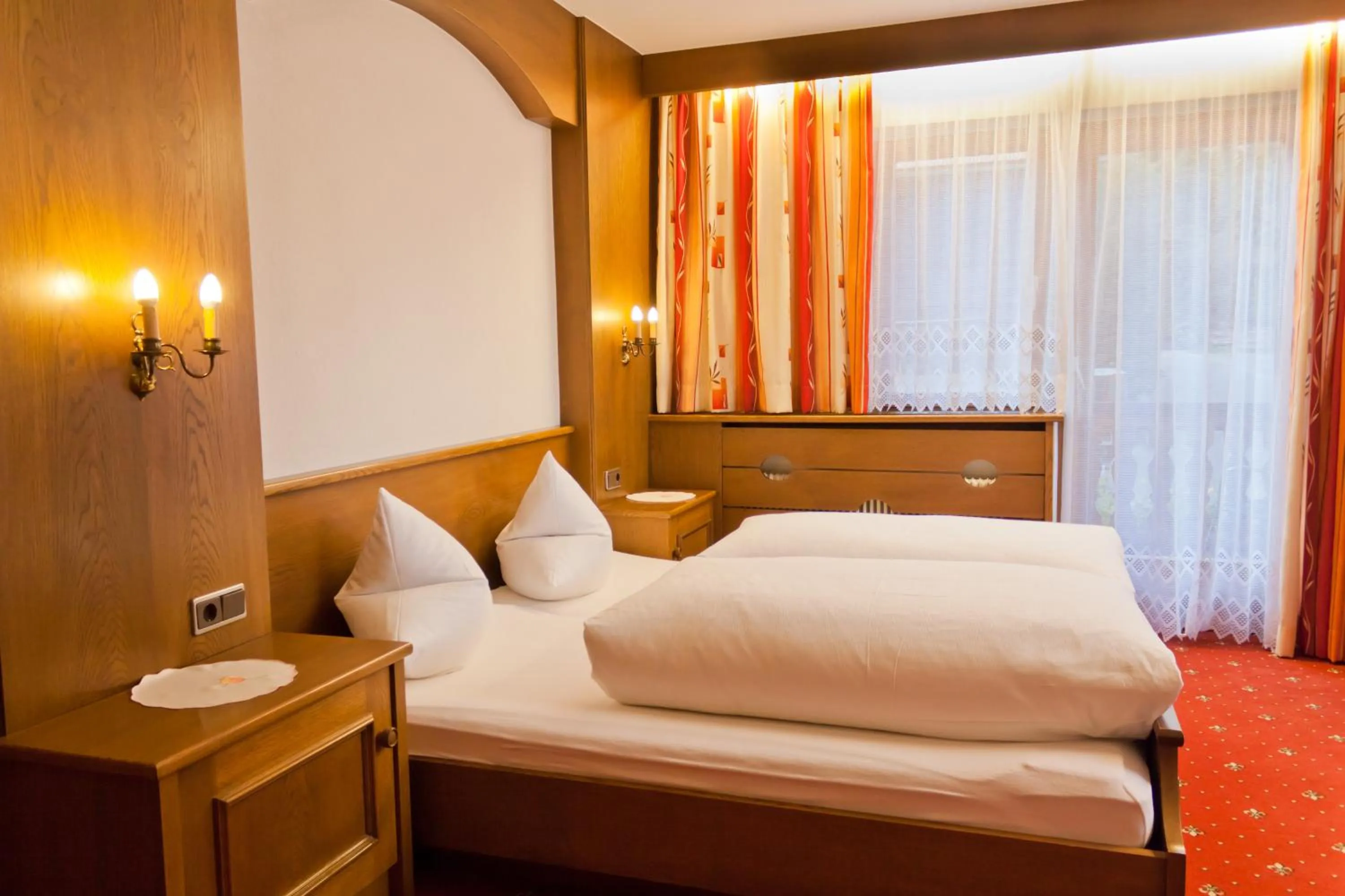 Photo of the whole room, Bed in Gasthof Pension Traube