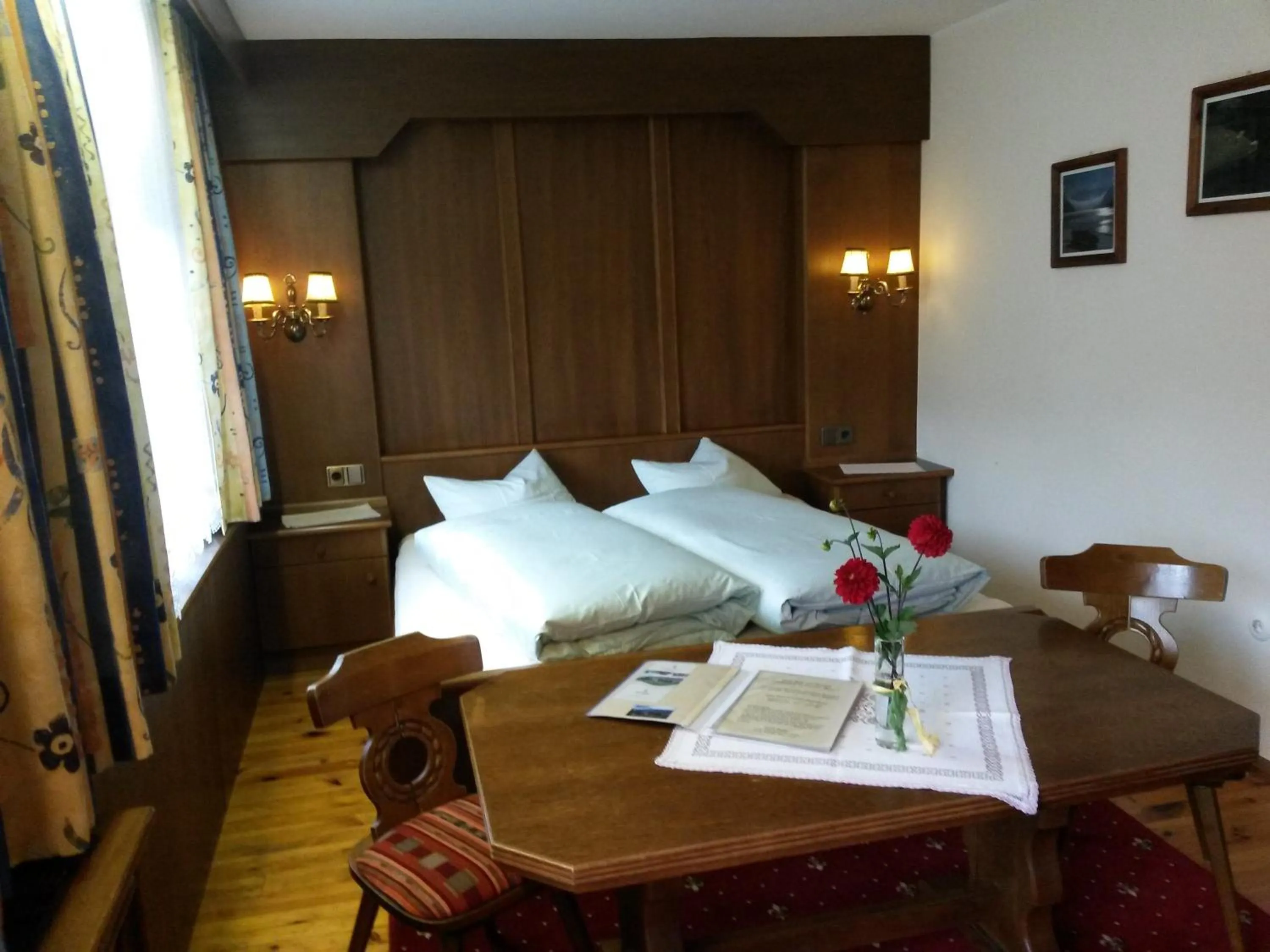 Photo of the whole room, Bed in Gasthof Pension Traube
