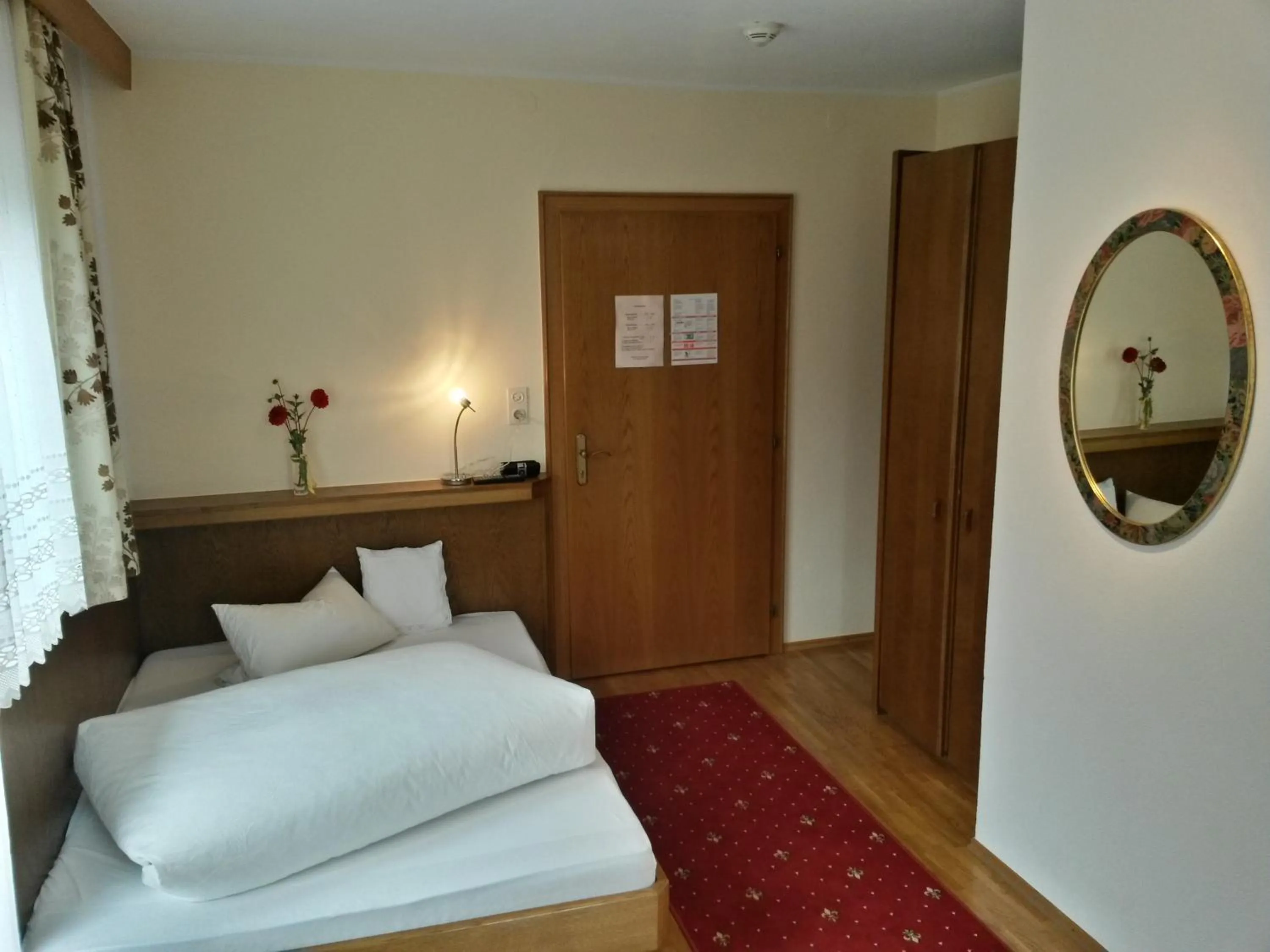Photo of the whole room, Bed in Gasthof Pension Traube