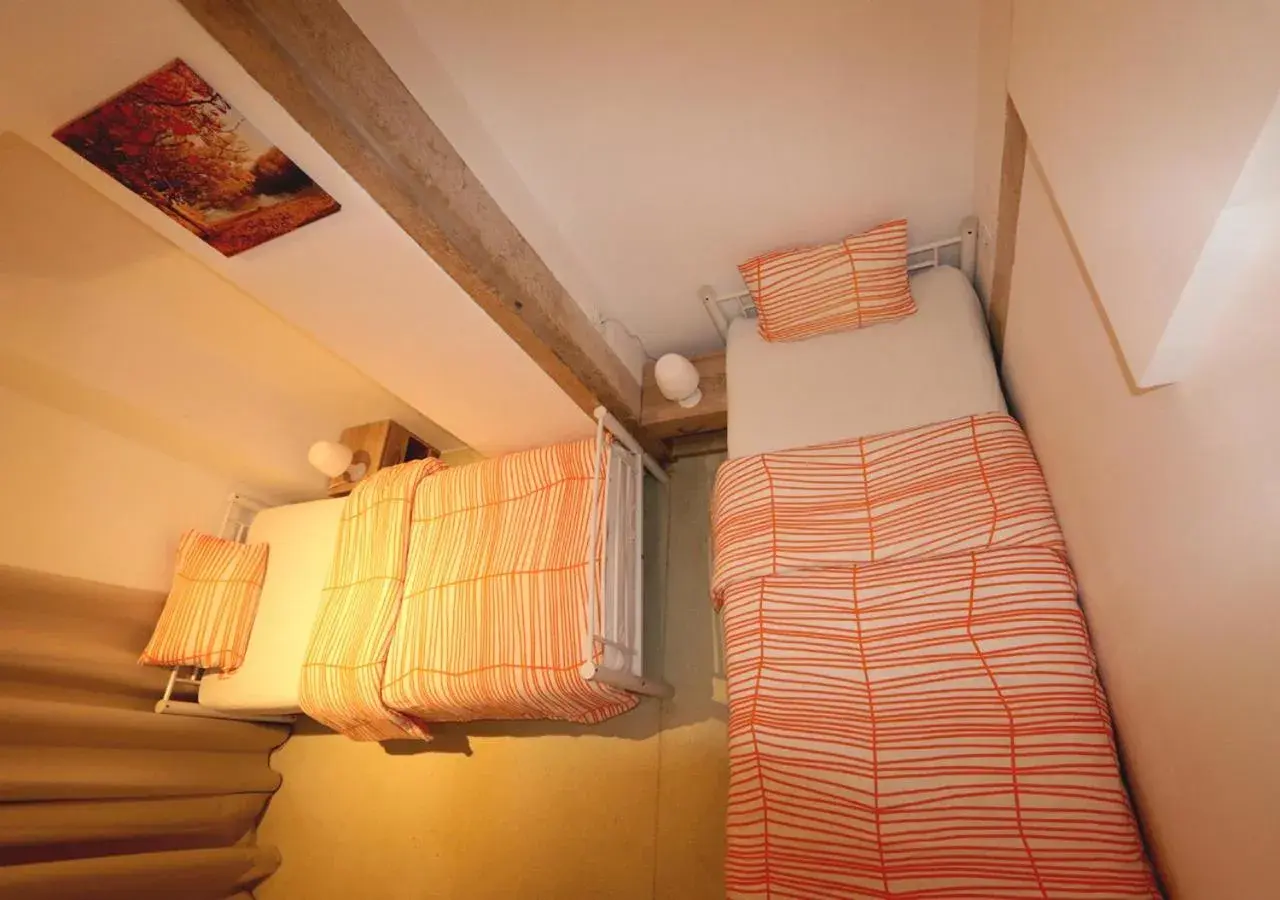 Budget Twin Room in Welcome Guest House Budget Twin Room in Welcome Guest House