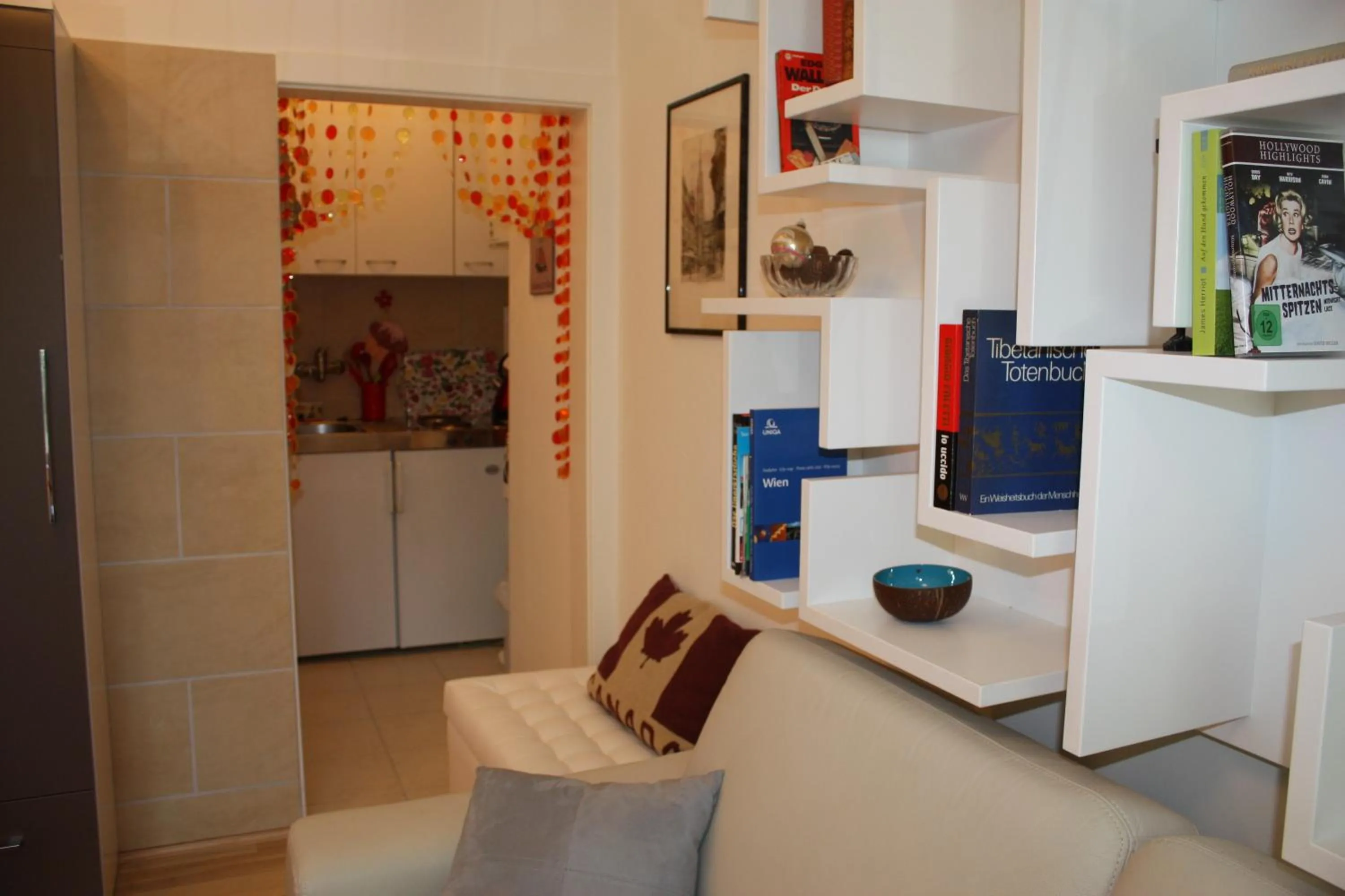 Living room in GoVienna - Charming Studio