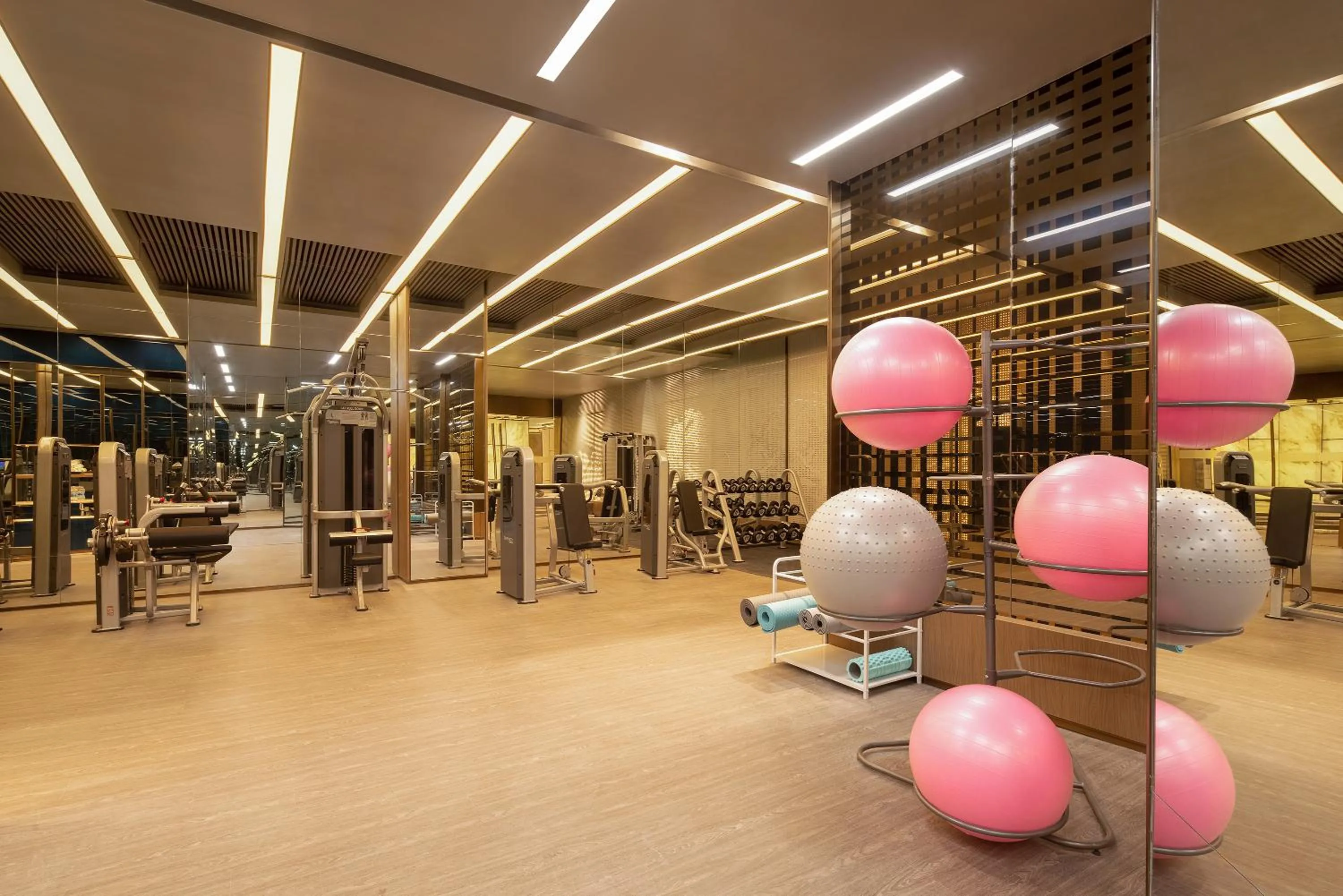Fitness centre/facilities in HUALUXE Hotels and Resorts Qingdao Licang, an IHG Hotel