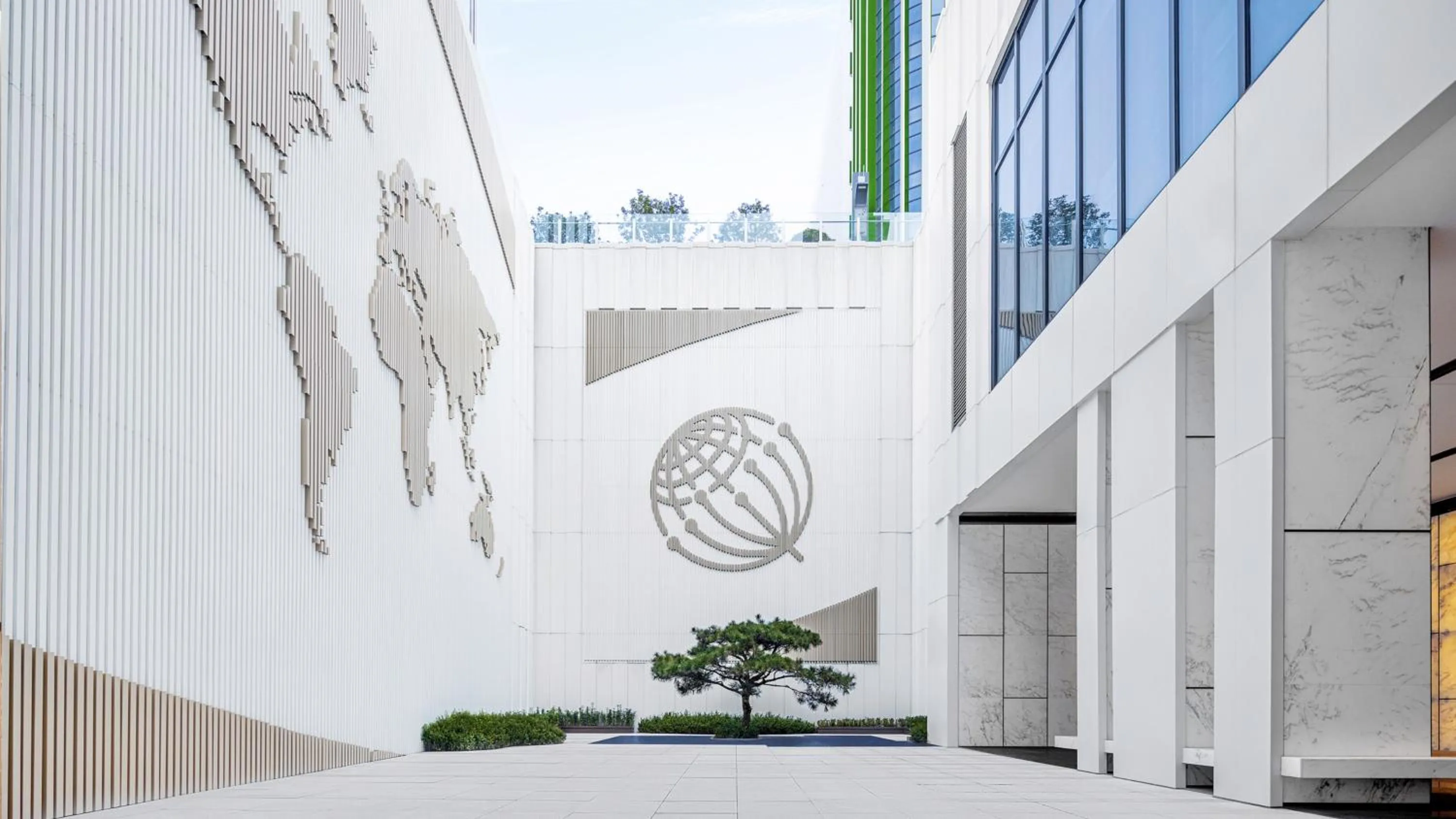 Inner courtyard view in HUALUXE Hotels and Resorts Qingdao Licang, an IHG Hotel