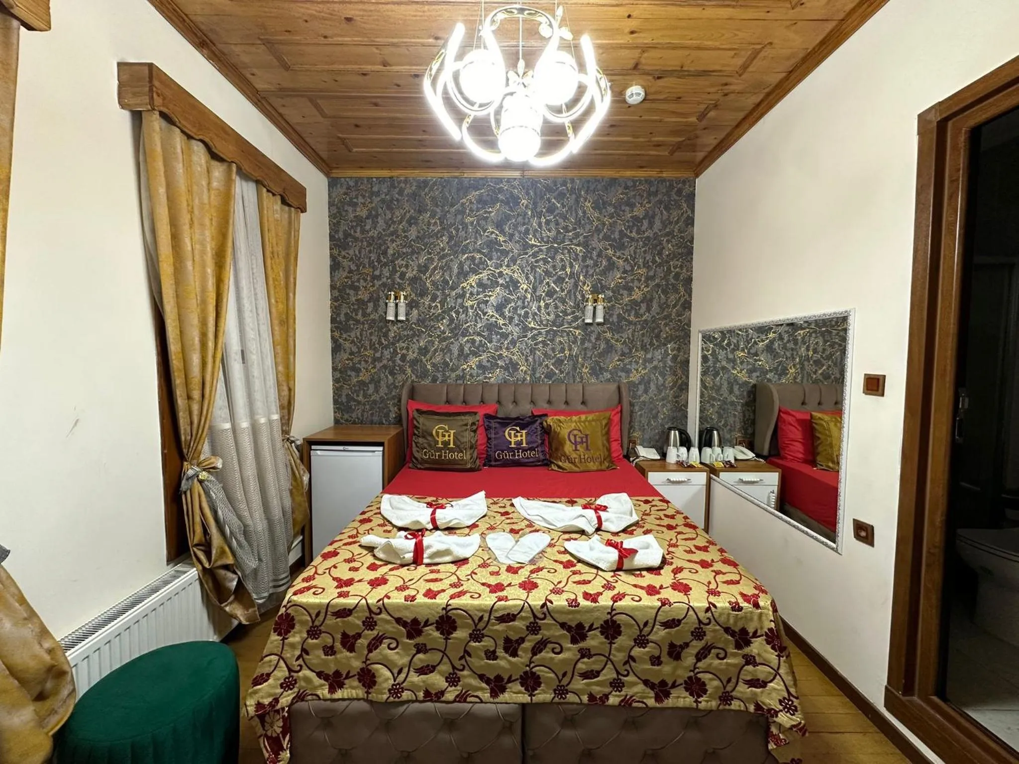Bed in Gür Royal Suit Aparts