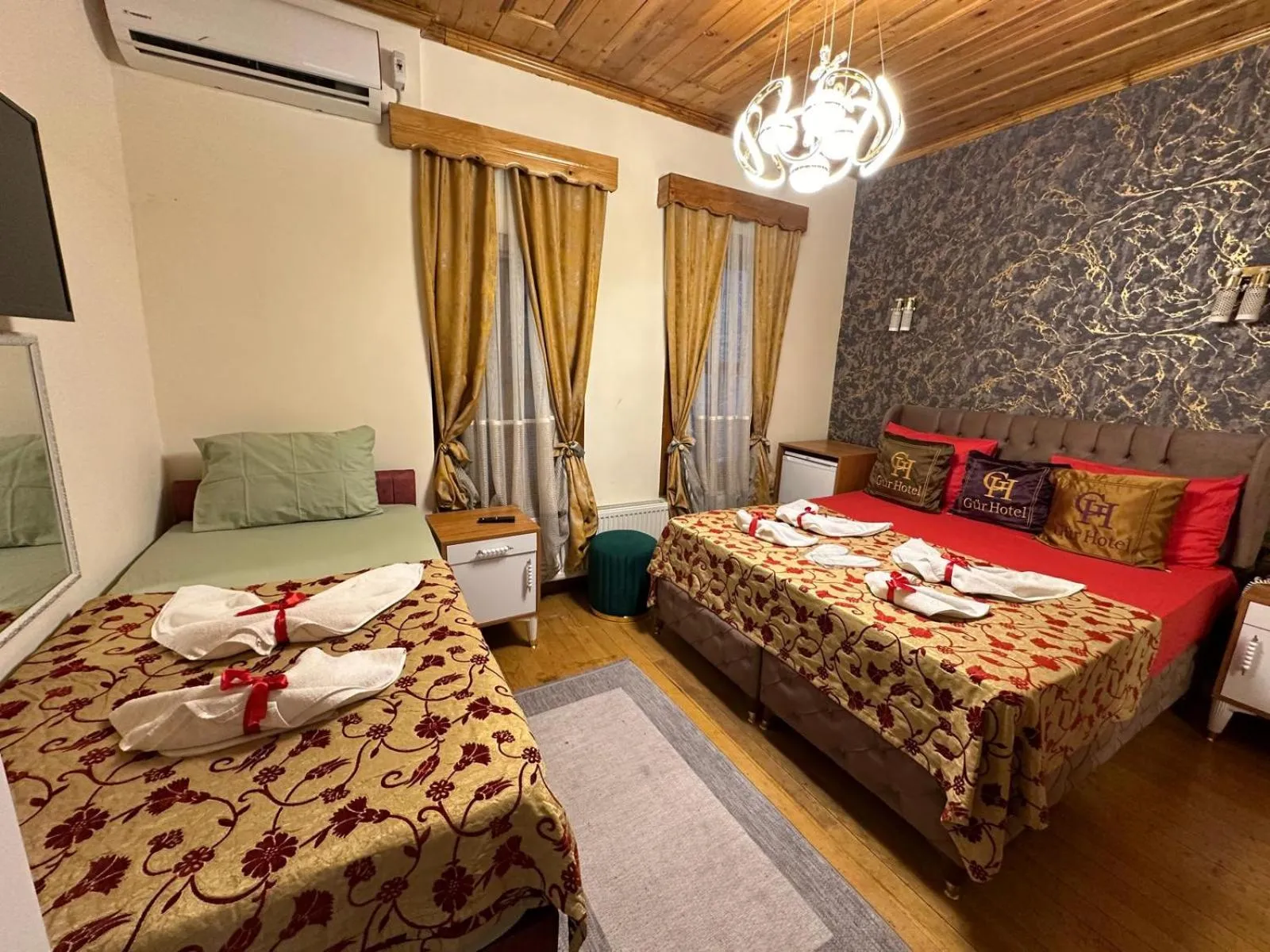 Bed in Gür Royal Suit Aparts