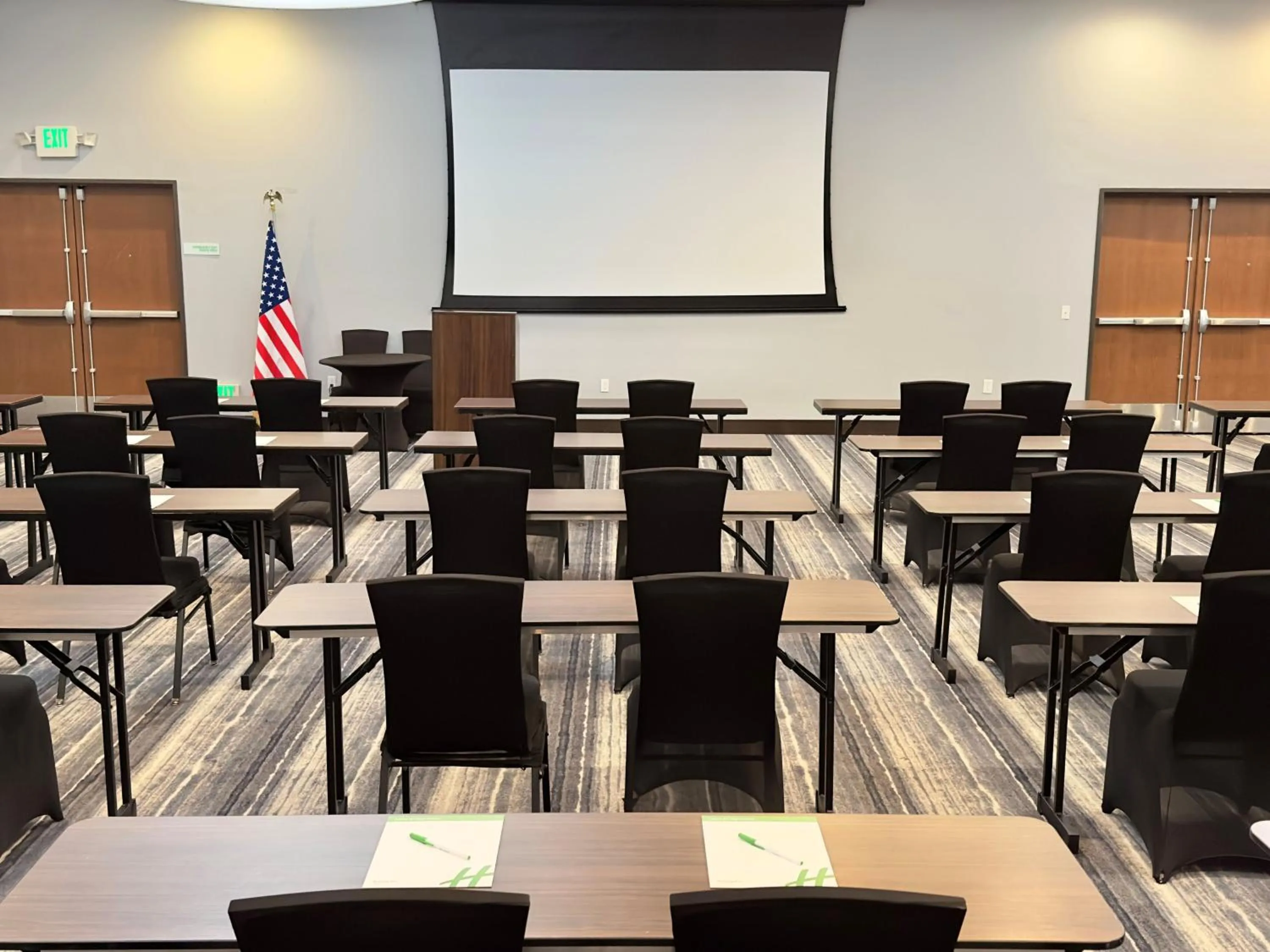 Meeting/conference room in Holiday Inn Carlsbad/San Diego, an IHG Hotel