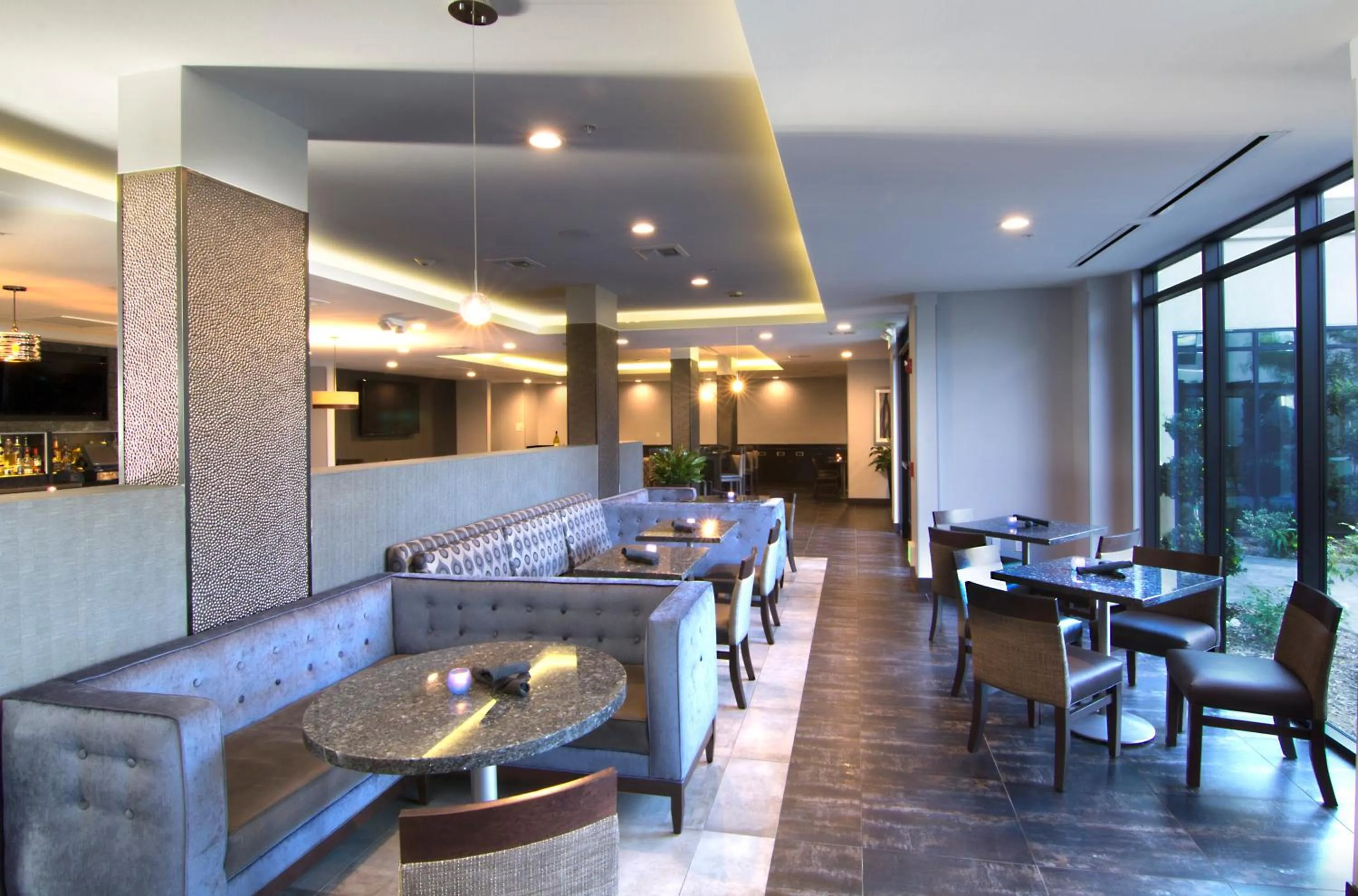 Restaurant/places to eat in Holiday Inn Carlsbad/San Diego, an IHG Hotel