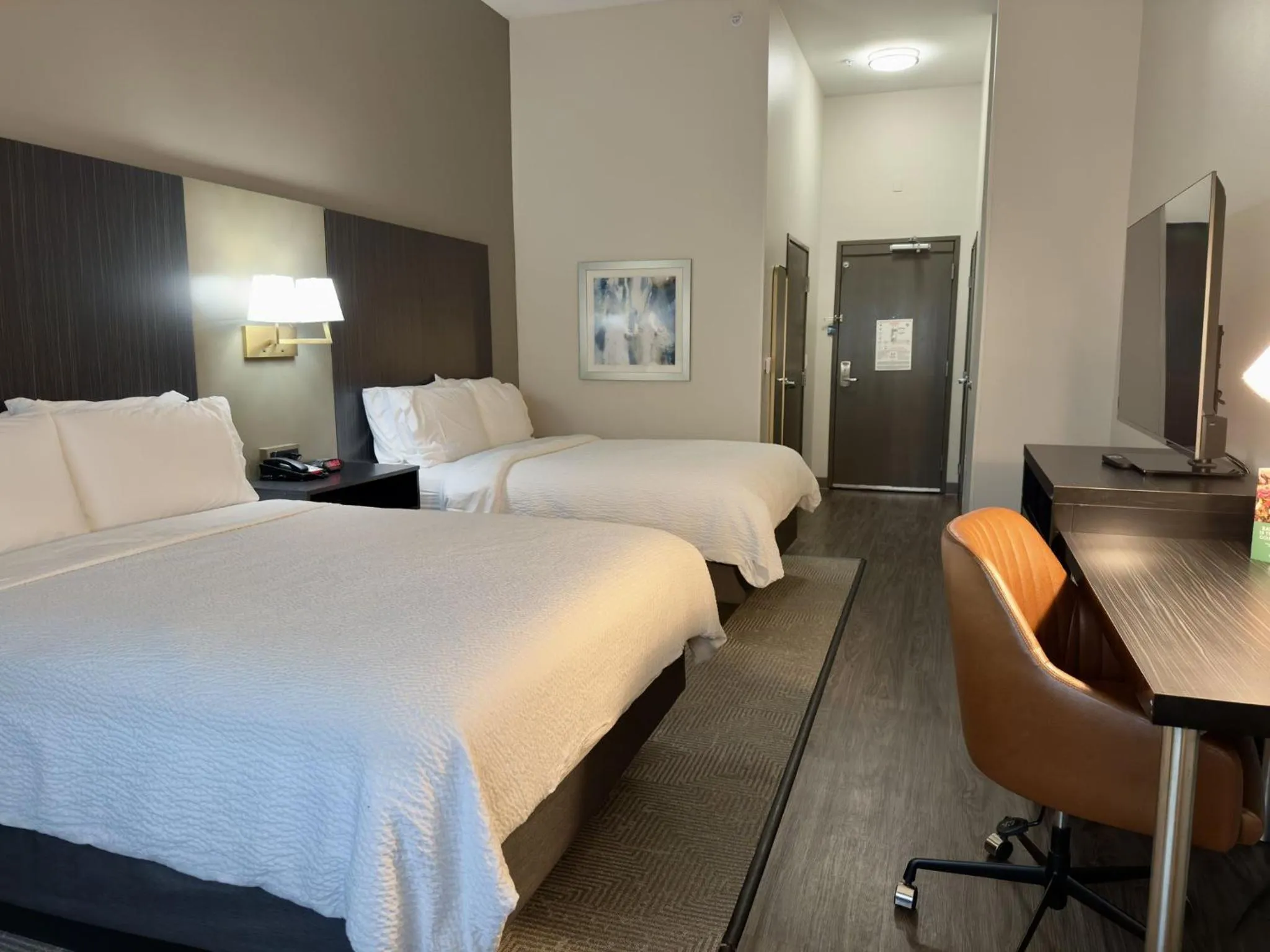 Photo of the whole room, Bed in Holiday Inn Carlsbad/San Diego, an IHG Hotel