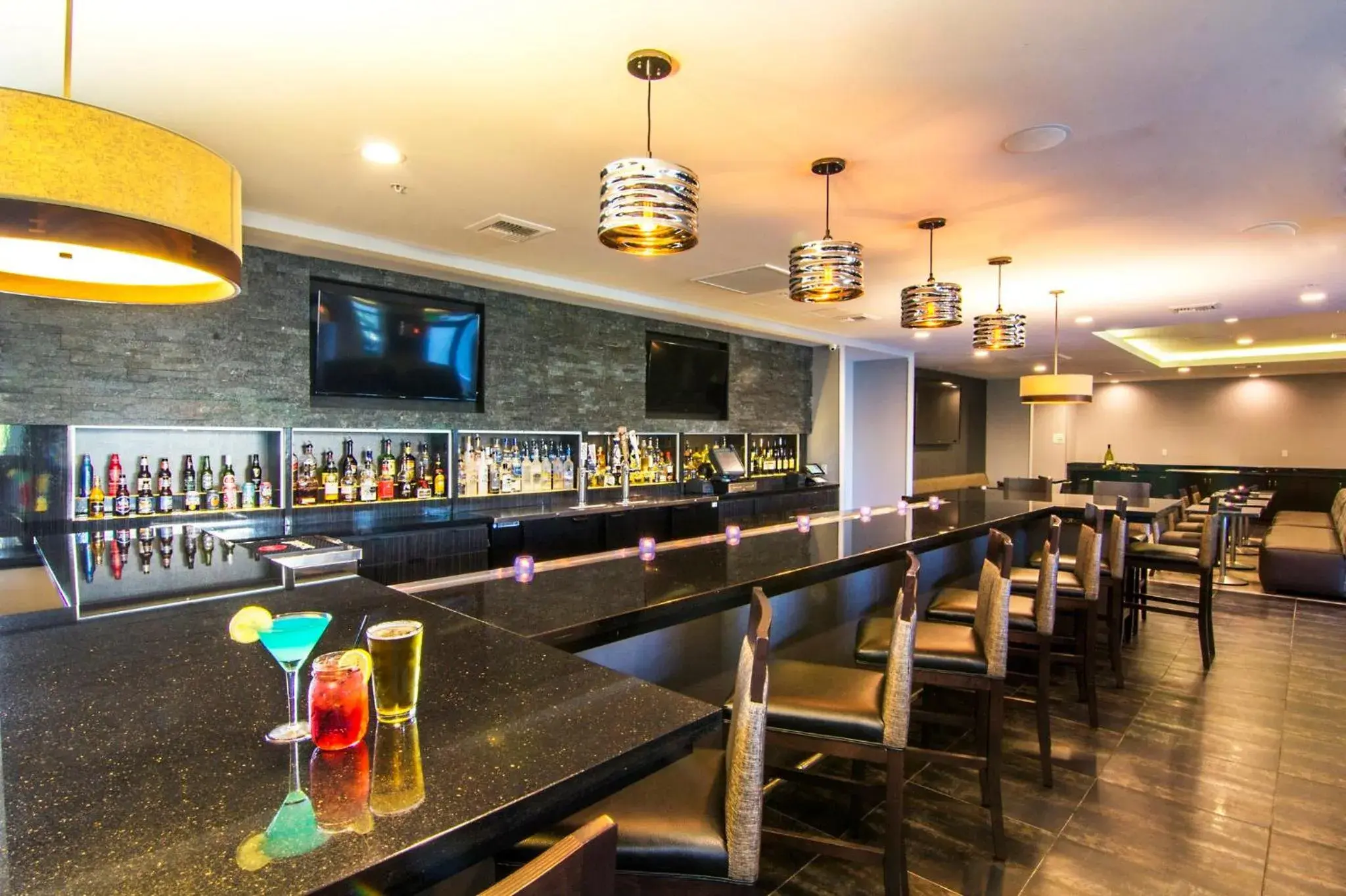 Lounge or bar in Staybridge Suites Carlsbad/San Diego by IHG Lounge or bar in Staybridge Suites Carlsbad/San Diego by IHG