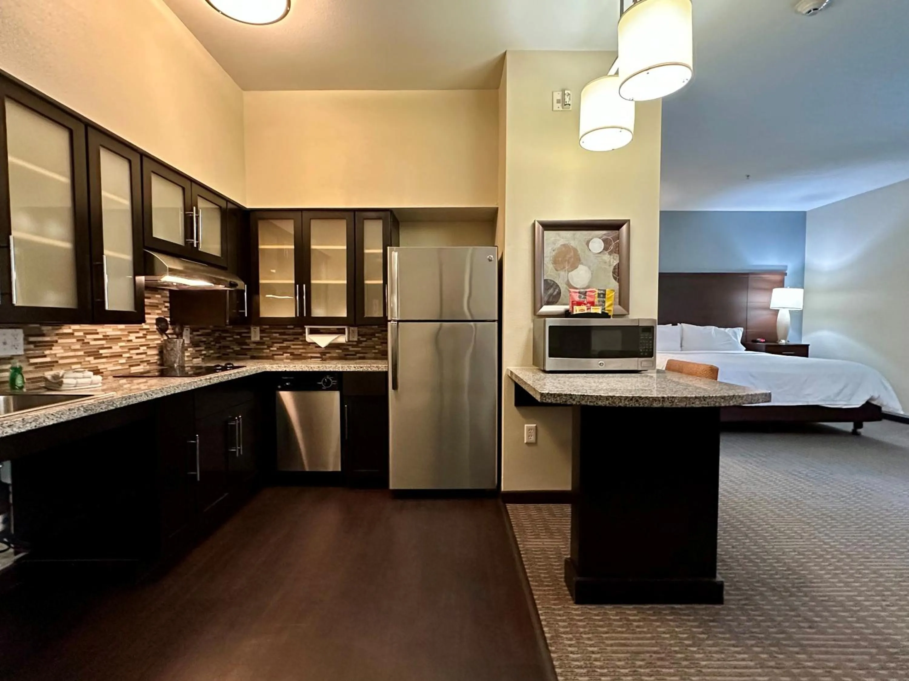 Kitchen or kitchenette in Staybridge Suites Carlsbad/San Diego by IHG