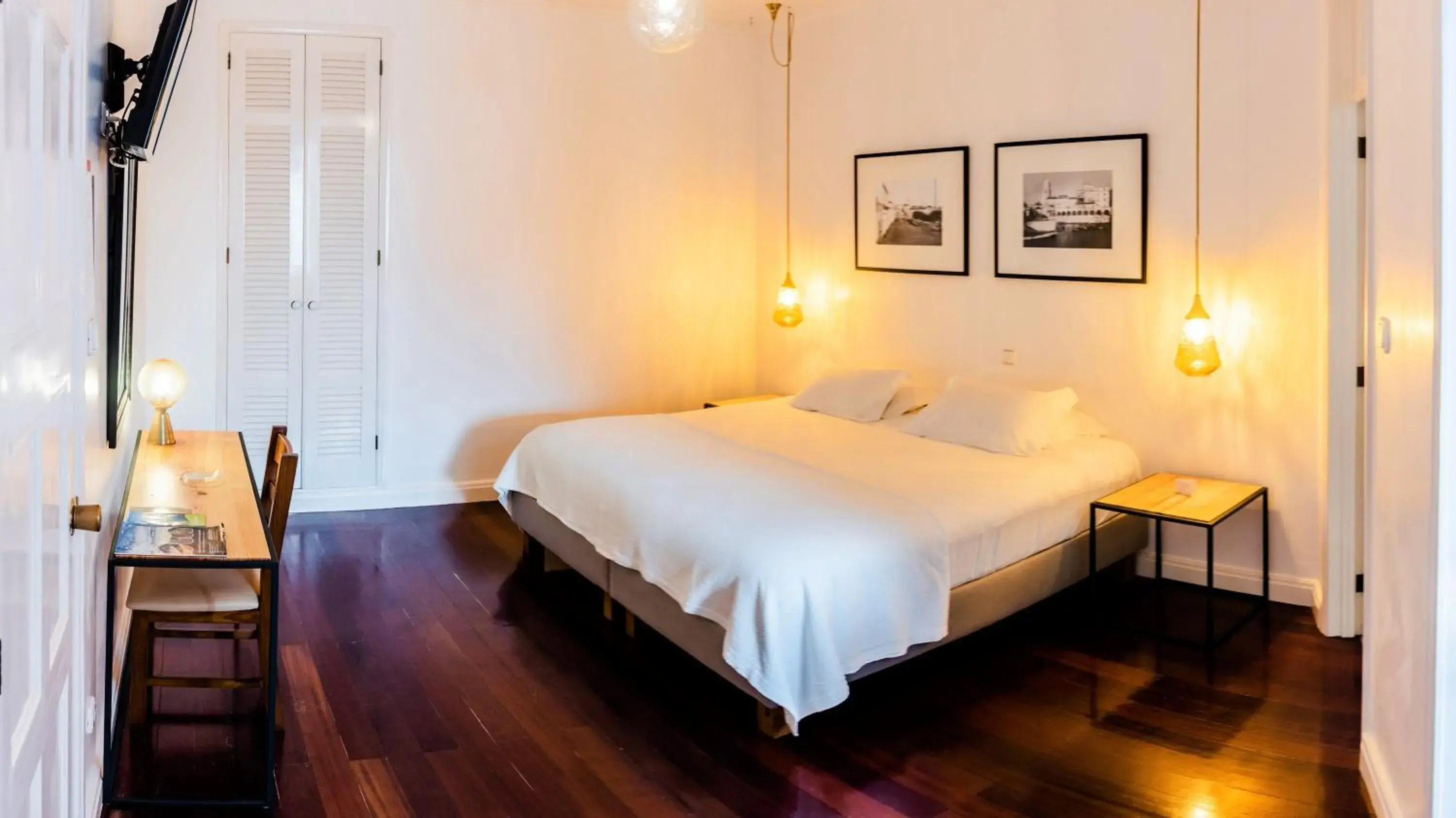 Bed in Comercial Boutique Guest House Bed in Comercial Boutique Guest House